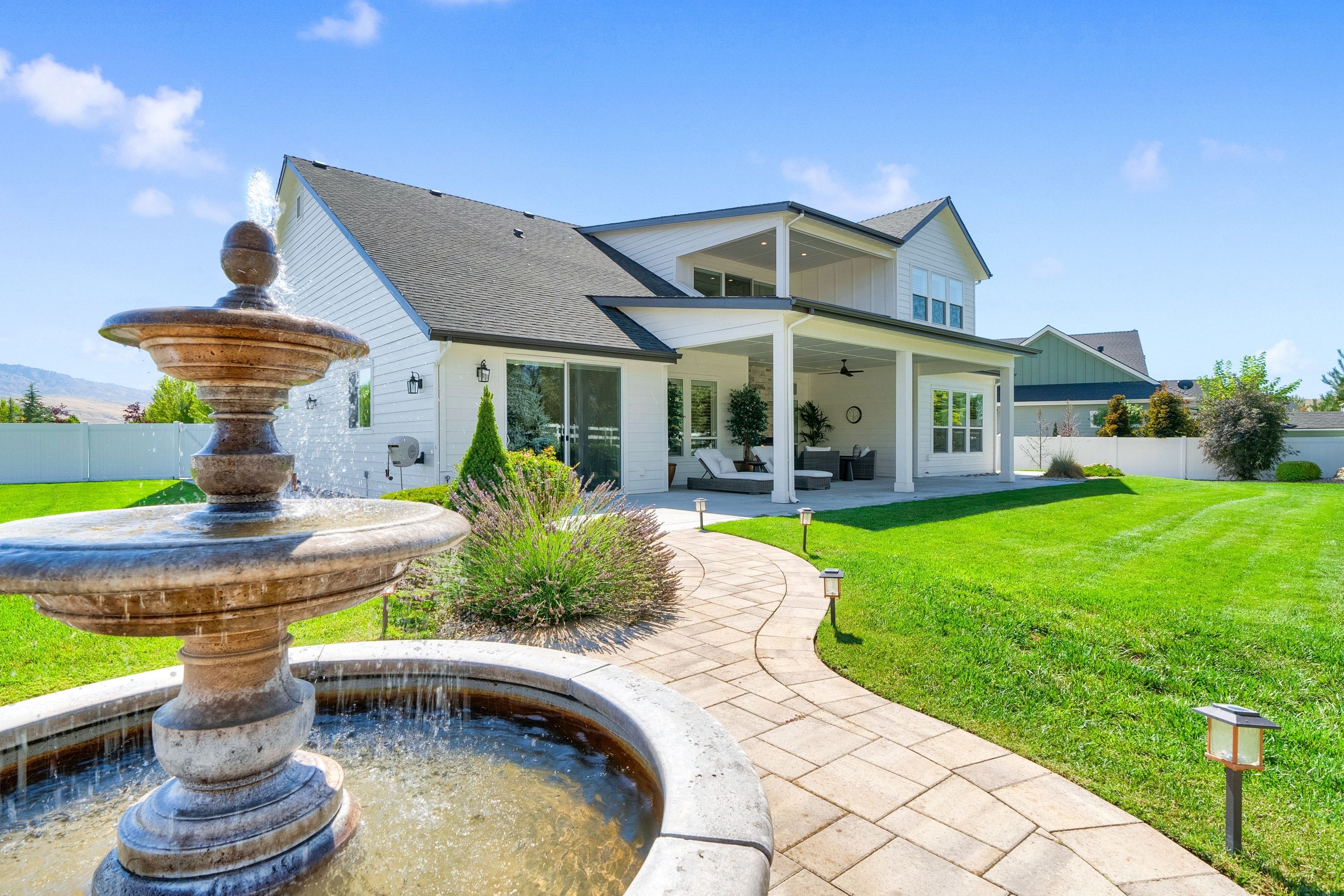  Refined Half-Acre Estate with Dual Kitchens & Open Space Backdrop - 物件實景