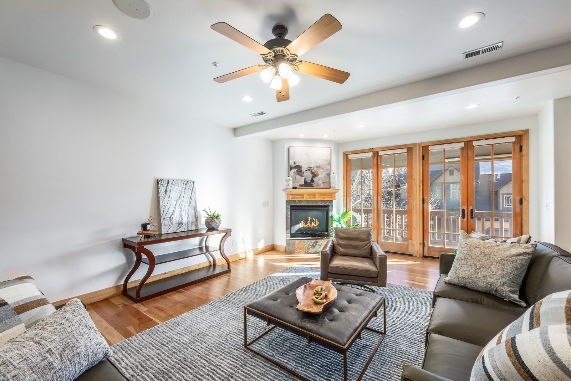  Modern Design Meets Alpine Charm in Jeremy Ranch - 物件實景