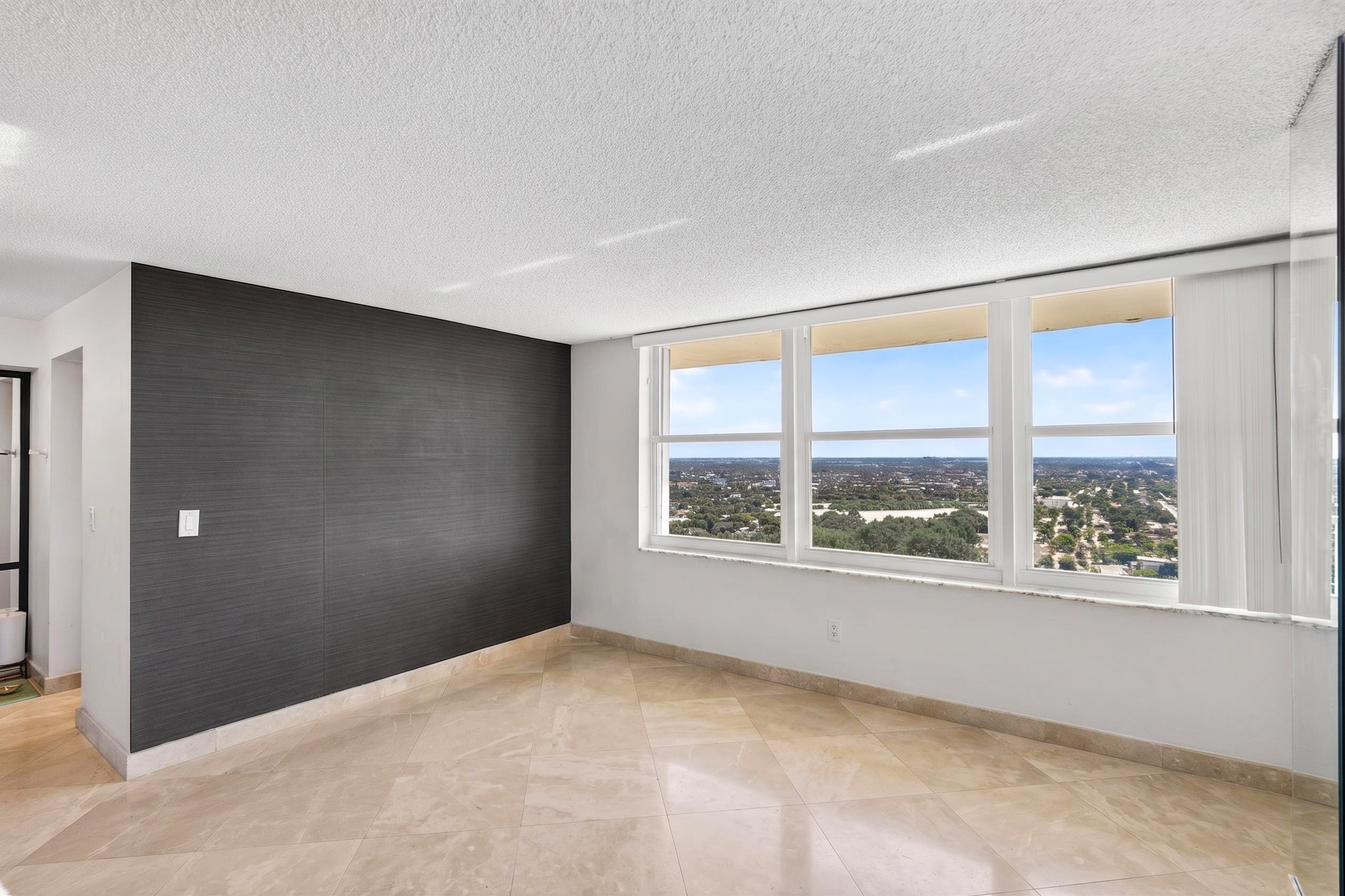  111 Briny Avenue, Pompano Beach, FL, 33062 - 物件實景