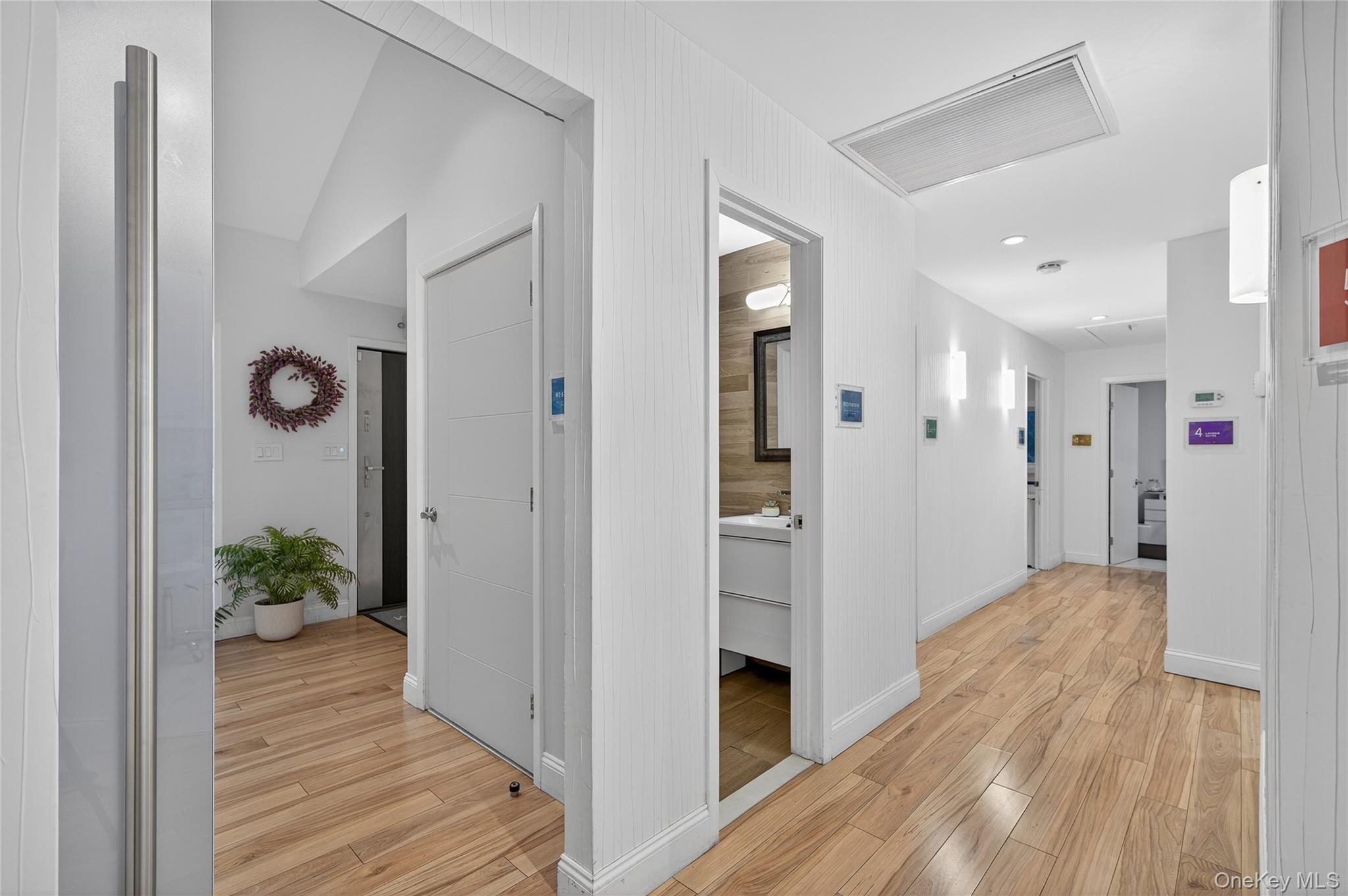  634 Park Avenue, Huntington, NY, 11743 - 物件實景