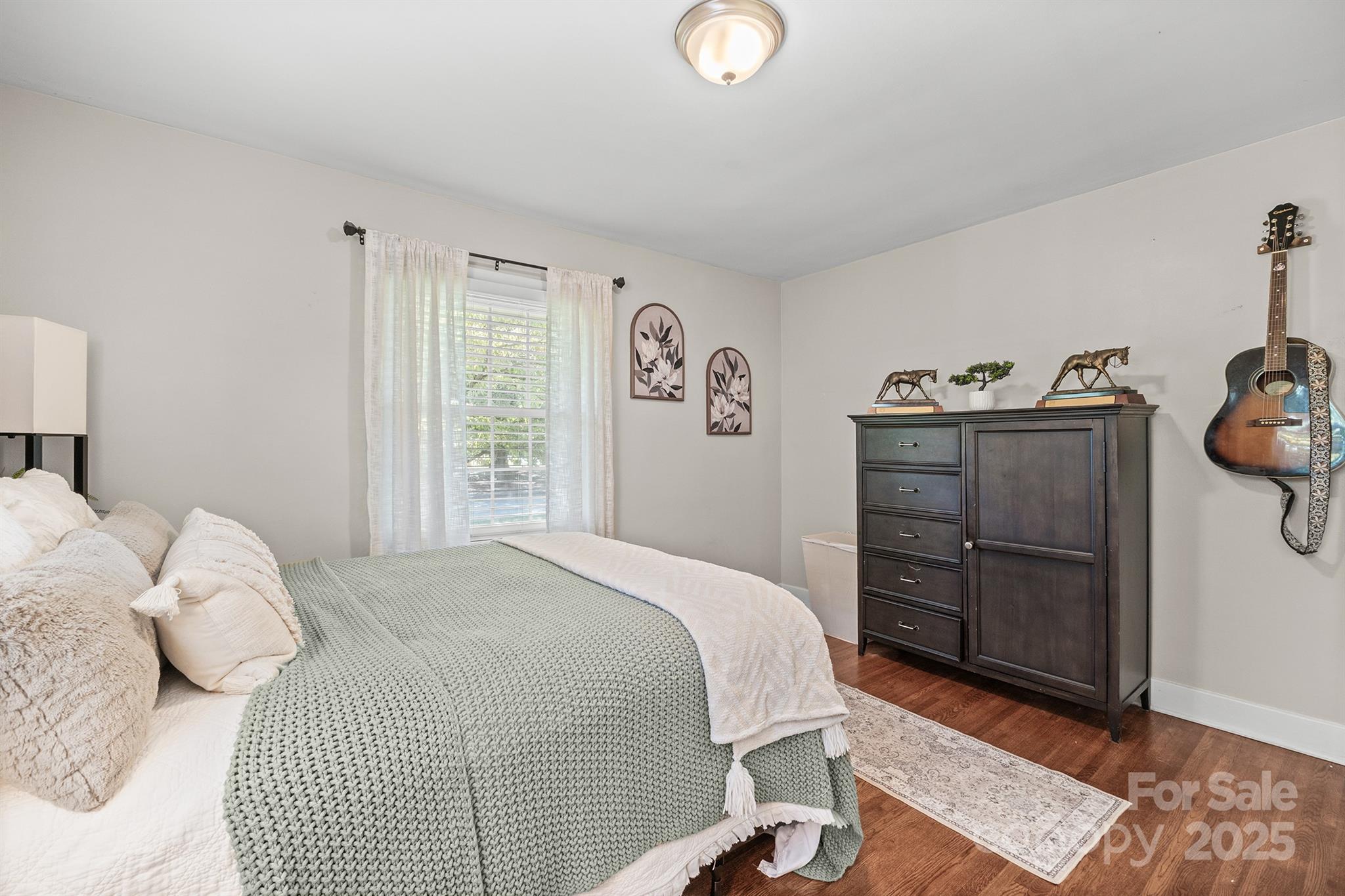 Charlotte, North Carolina, 28210, United States, 3 Bedrooms Bedrooms, ,2 BathroomsBathrooms,Residential,For Sale,1950475