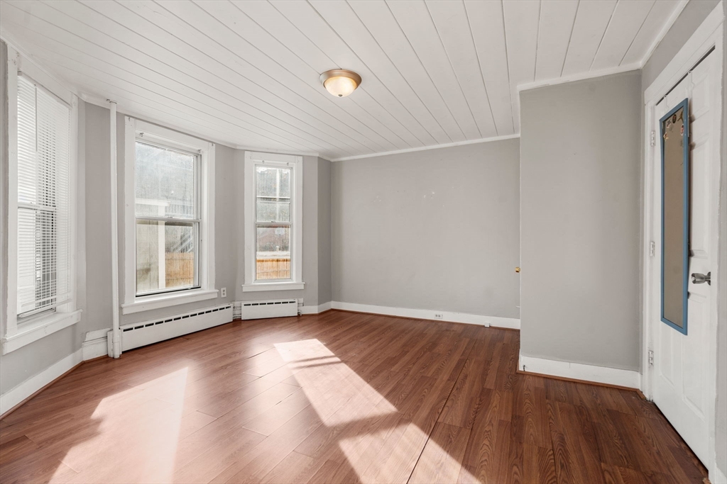 Southbridge, Massachusetts, 01550, United States, 7 Bedrooms Bedrooms, ,4 BathroomsBathrooms,Residential,For Sale,1990940