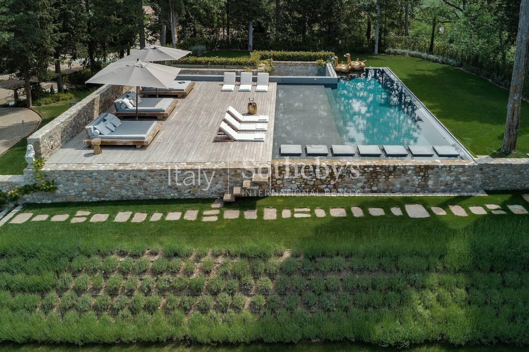  Splendid renovated castle with pool in the Florentine Chianti - 物件實景