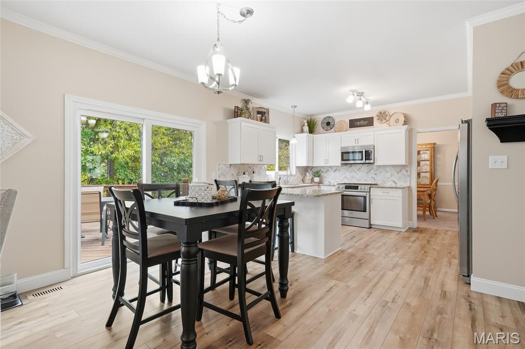 Unincorporated, Missouri, 63026, United States, 5 Bedrooms Bedrooms, ,4 BathroomsBathrooms,Residential,For Sale,1972536