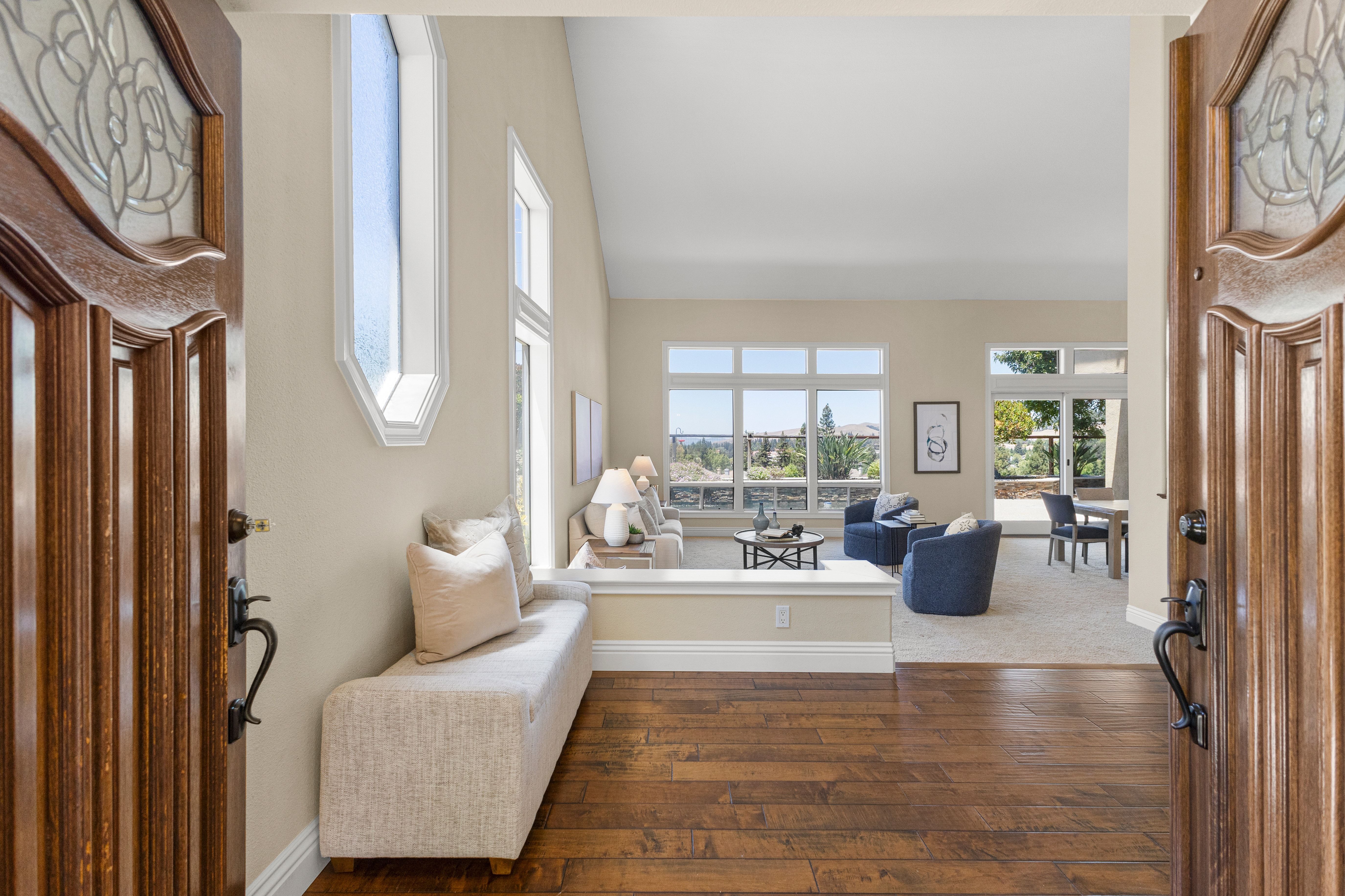  Award-Winning Curb Appeal with Spectacular Sunset Views - 物件實景