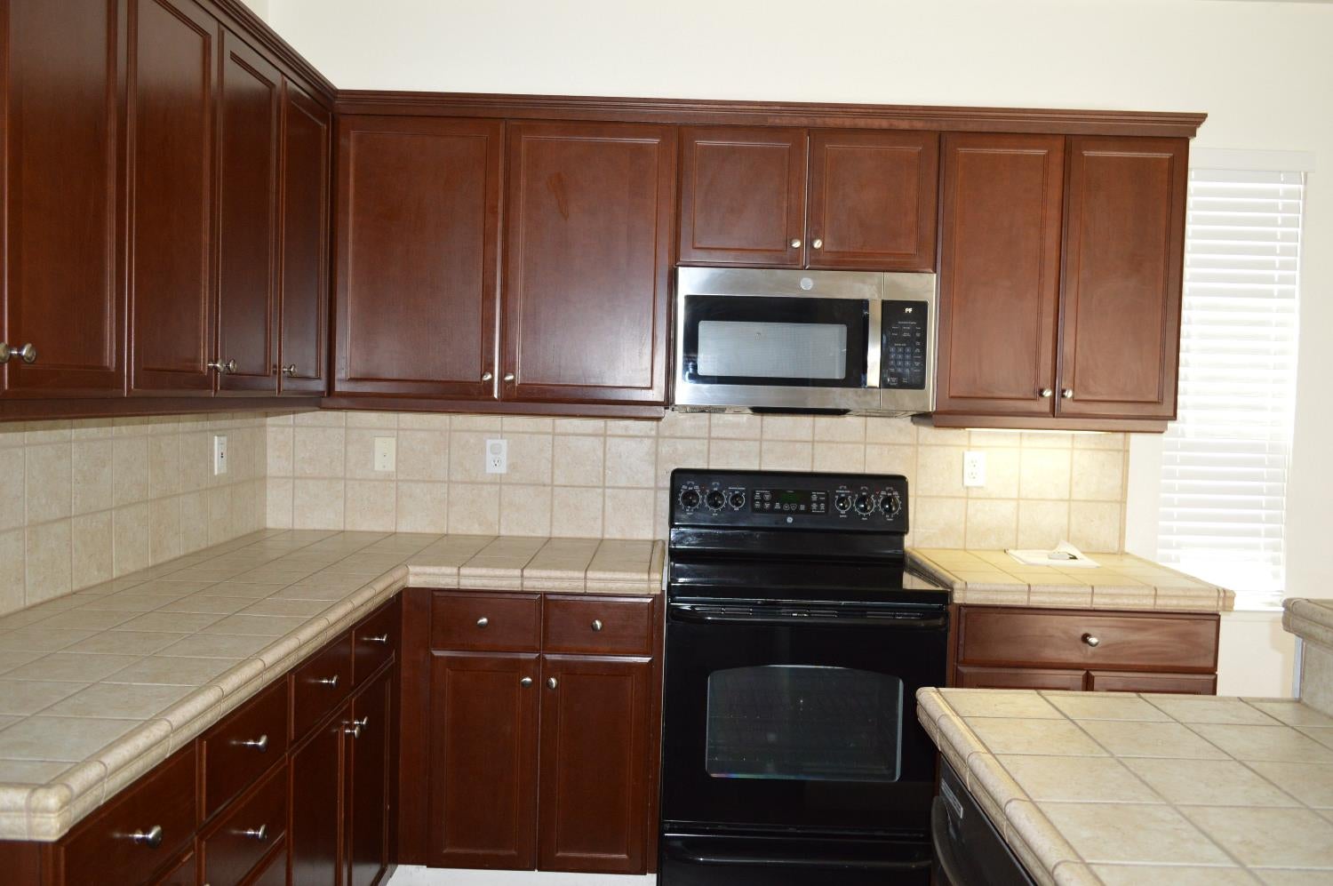 Turlock, California, 95382, United States, 3 Bedrooms Bedrooms, ,2 BathroomsBathrooms,Residential,For Sale,1992840