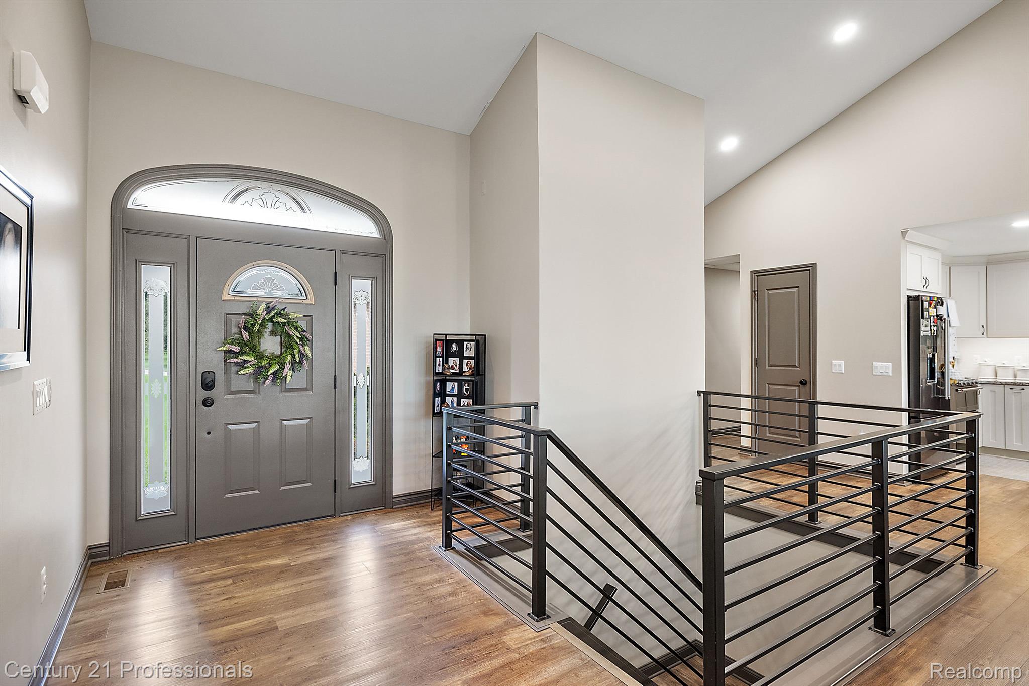 Davisburg, Michigan, 48350, United States, 5 Bedrooms Bedrooms, ,4 BathroomsBathrooms,Residential,For Sale,1978362