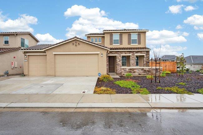 Hollister, California, 95023, United States, 5 Bedrooms Bedrooms, ,4 BathroomsBathrooms,Residential,For Sale,2032027