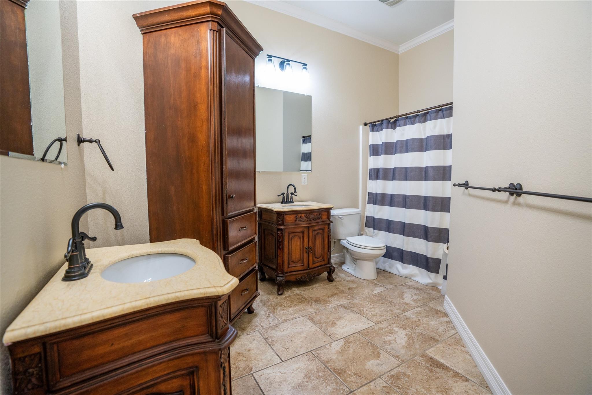 Paris, Texas, 75462, United States, 4 Bedrooms Bedrooms, ,4 BathroomsBathrooms,Residential,For Sale,1979058