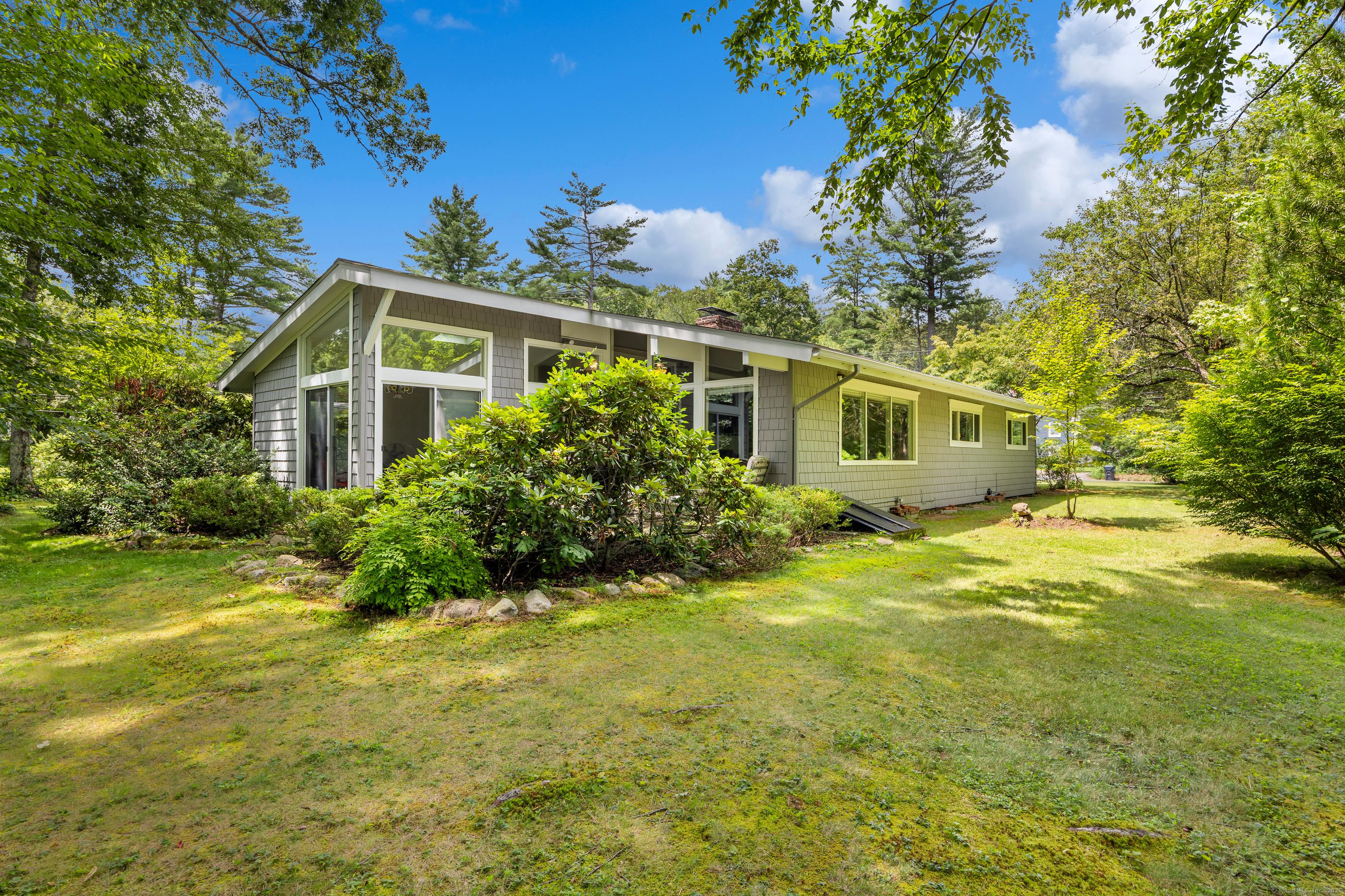 Avon, Connecticut, 06001, United States, 5 Bedrooms Bedrooms, ,3 BathroomsBathrooms,Residential,For Sale,1920498