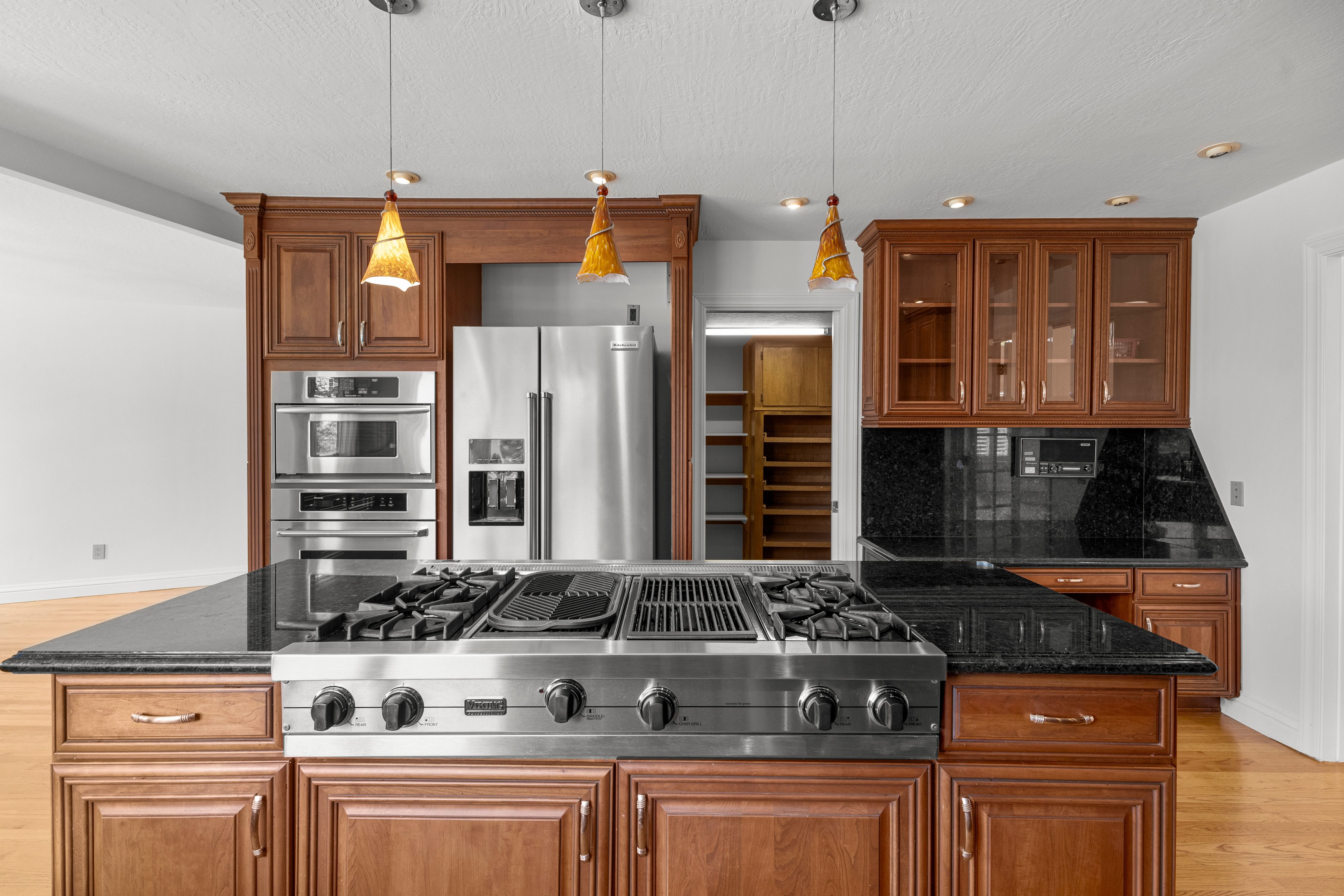  Elegant Custom Home in Gated Silver Maple - 物件實景