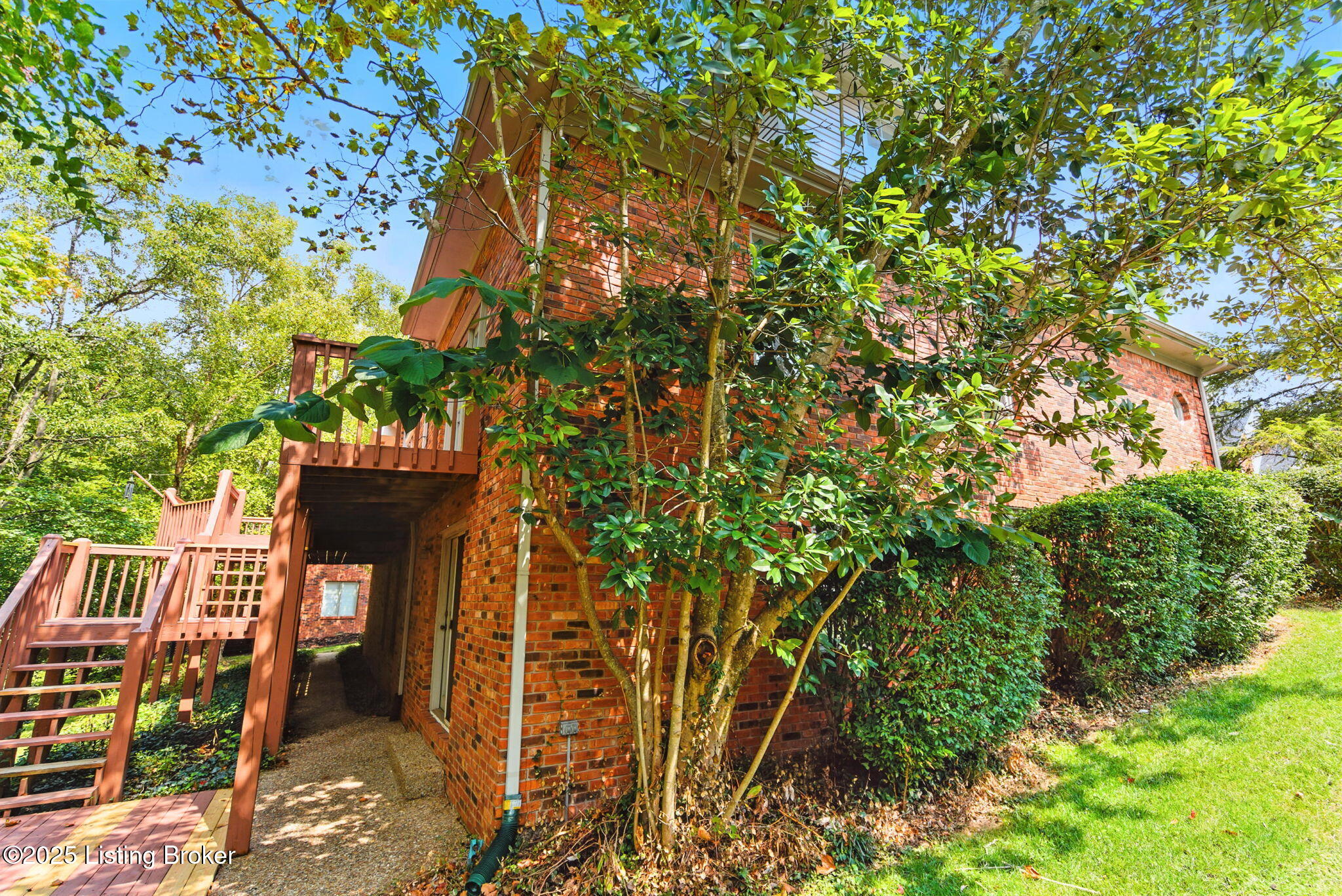 Prospect, Kentucky, 40059, United States, 4 Bedrooms Bedrooms, ,4 BathroomsBathrooms,Residential,For Sale,1941807