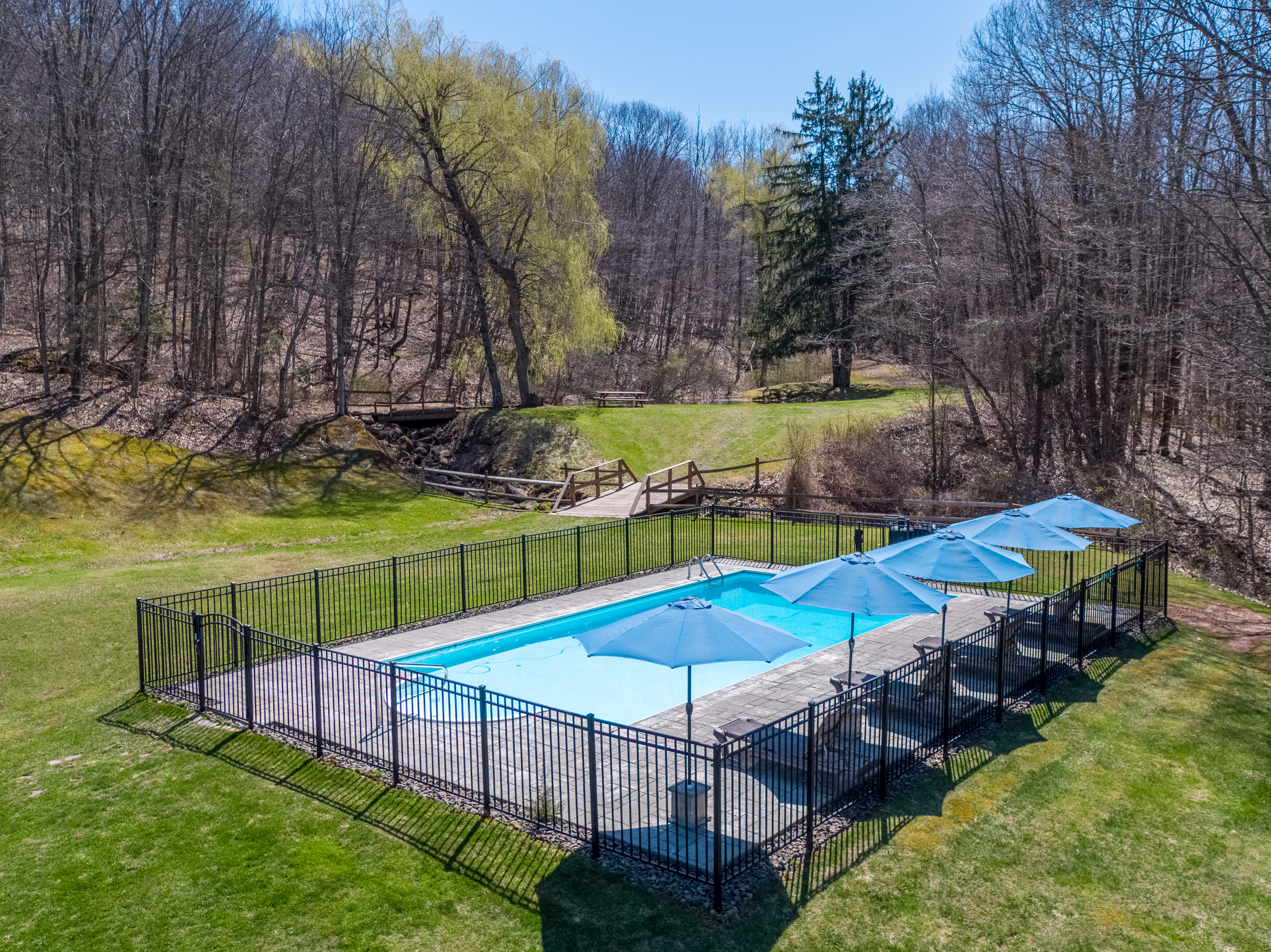  408-r Stage Coach Road - 物件實景