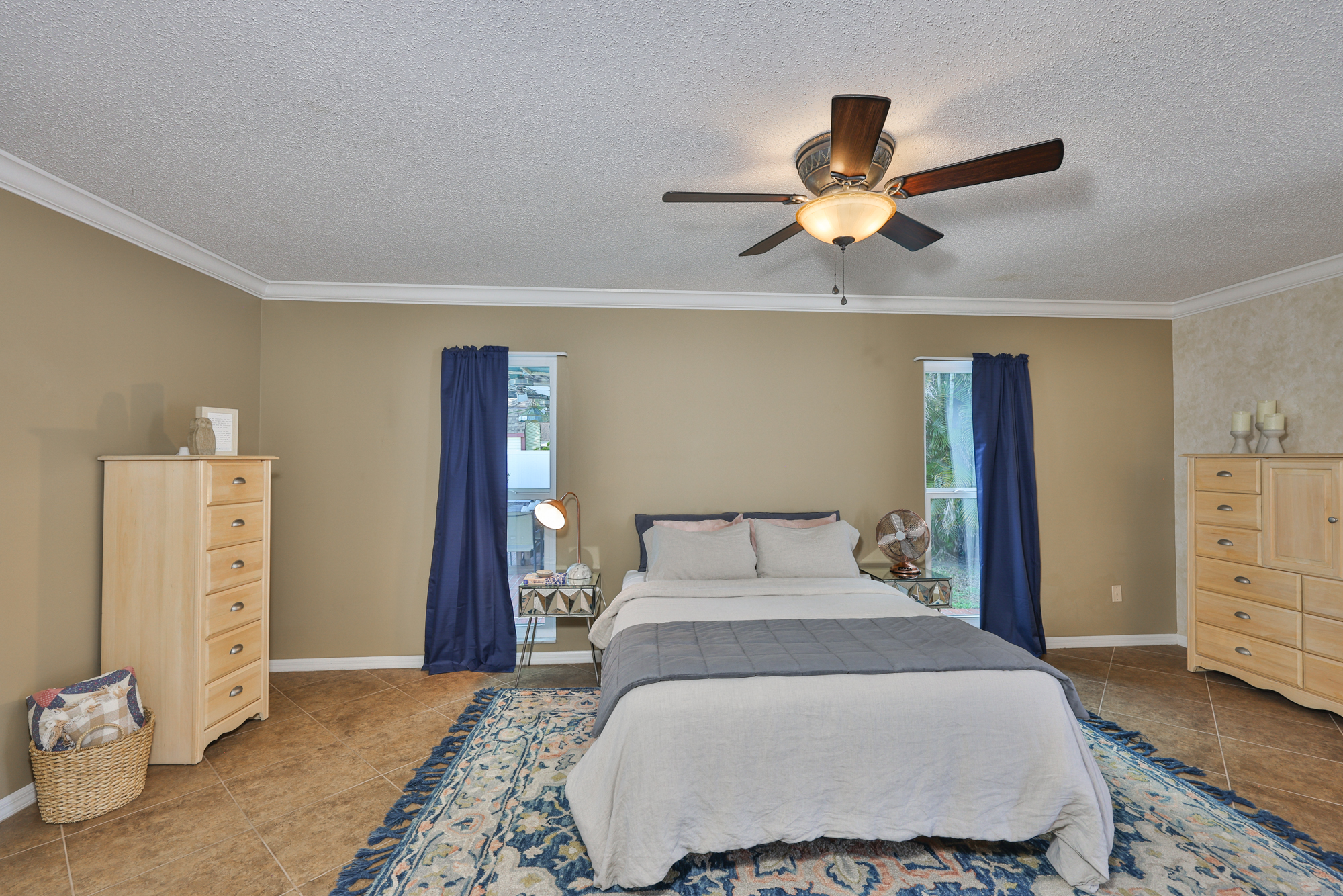 Tampa, Florida, 33613, United States, 3 Bedrooms Bedrooms, ,2 BathroomsBathrooms,Residential,For Sale,1981036