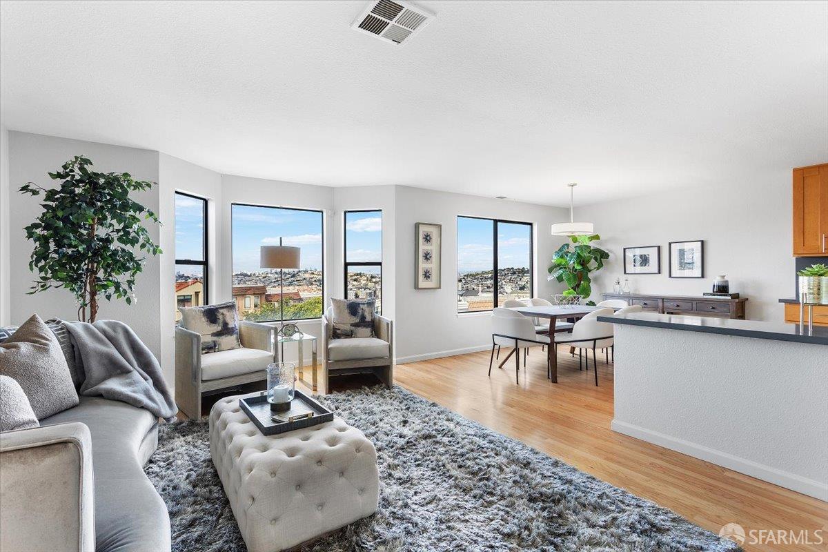 San Francisco, California, 94124, United States, 3 Bedrooms Bedrooms, ,2 BathroomsBathrooms,Residential,For Sale,2001801