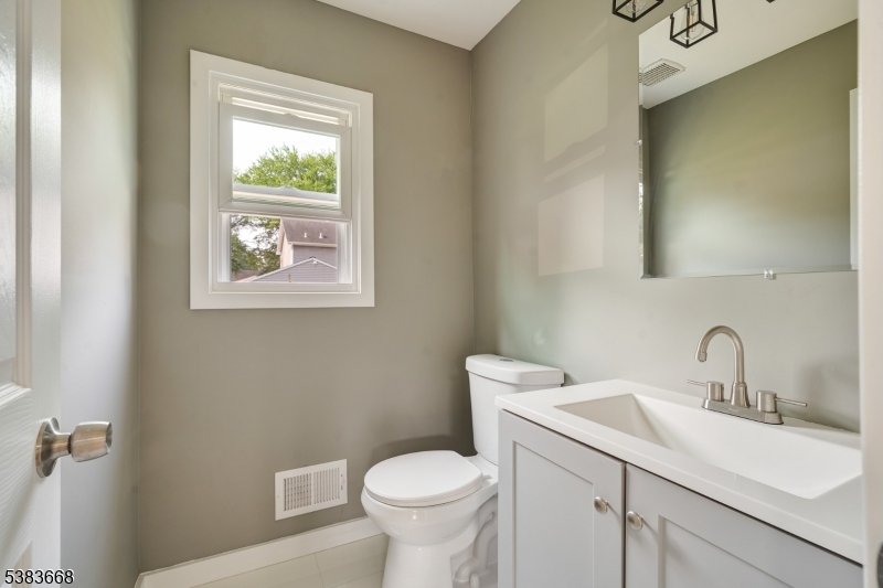 Rahway City, New Jersey, 07065, United States, 4 Bedrooms Bedrooms, ,4 BathroomsBathrooms,Residential,For Sale,1942005