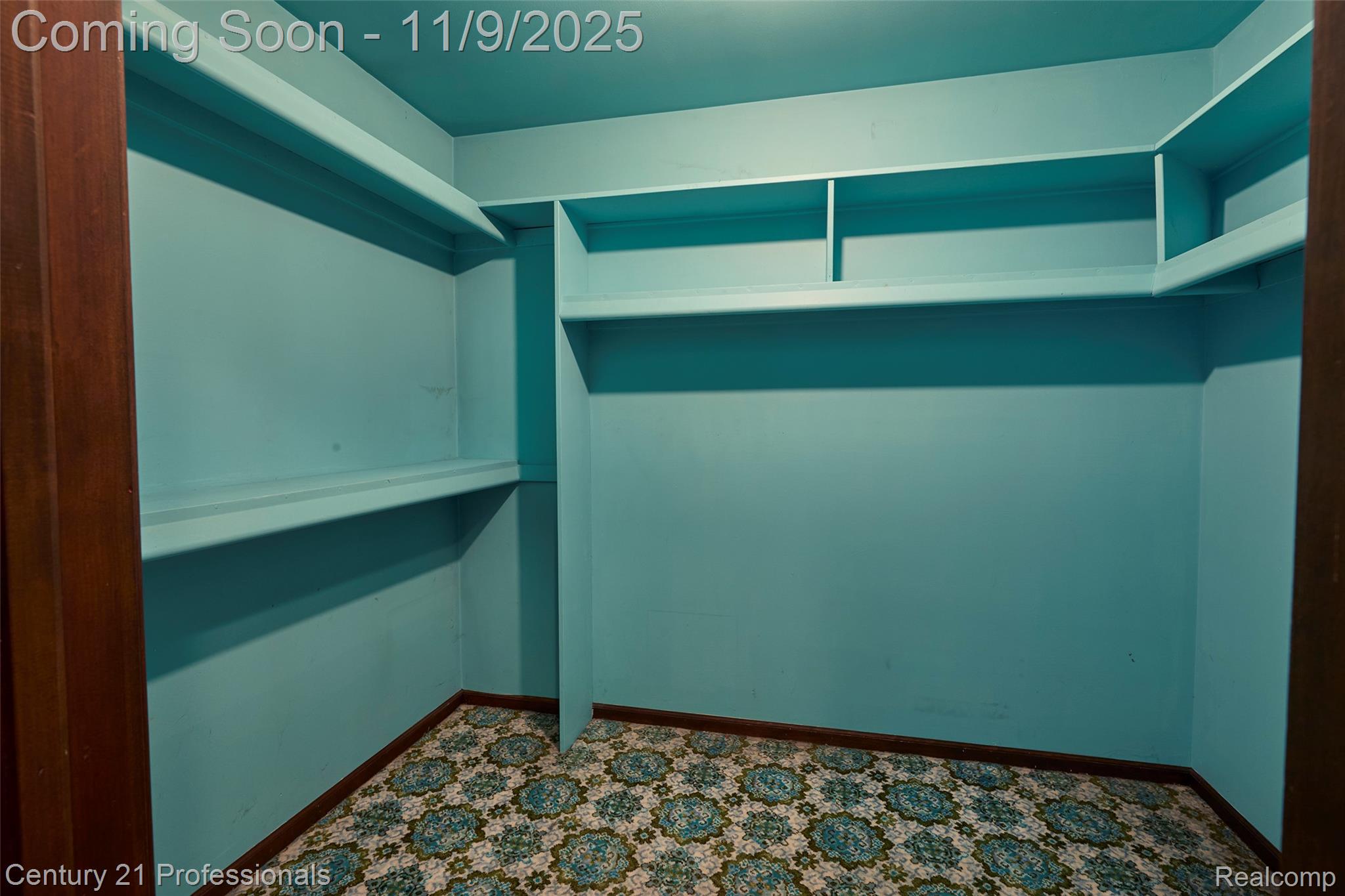 Rochester, Michigan, 48306, United States, 5 Bedrooms Bedrooms, ,6 BathroomsBathrooms,Residential,For Sale,1987117