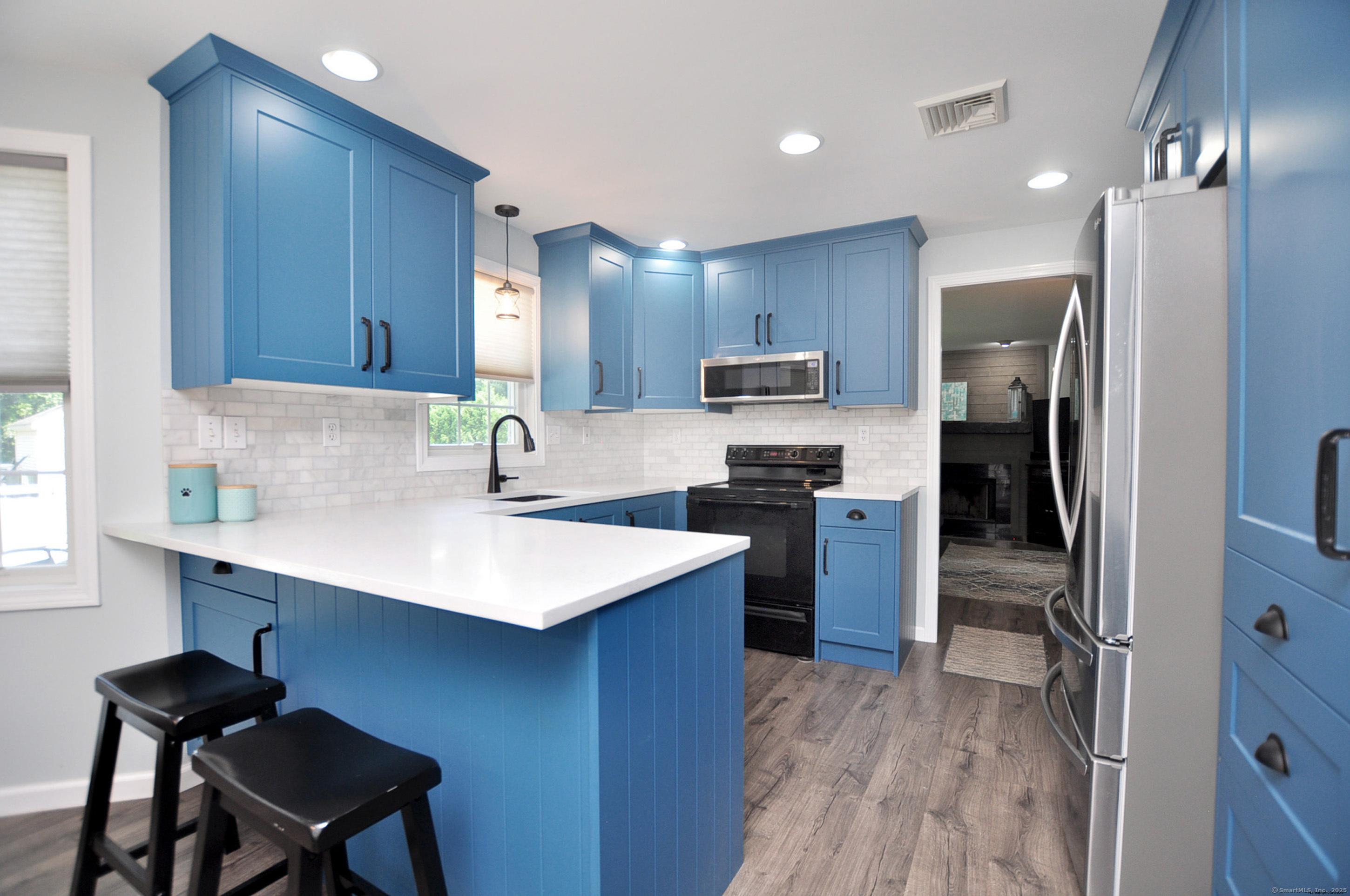 Southington, Connecticut, 06479, United States, 3 Bedrooms Bedrooms, ,4 BathroomsBathrooms,Residential,For Sale,1869273