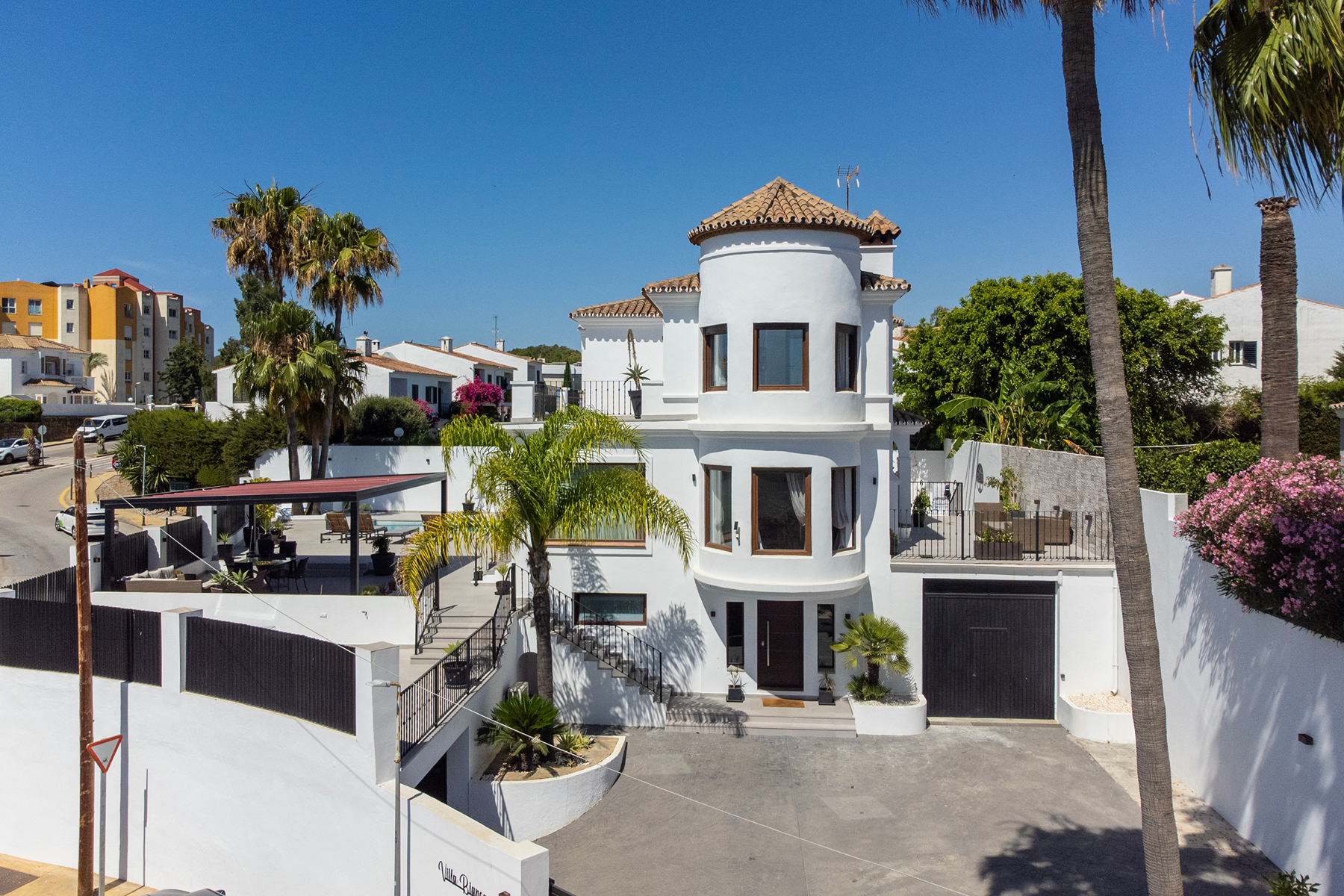  Fully renovated Andalusian style villa with panoramic sea and La Concha views - 物件實景
