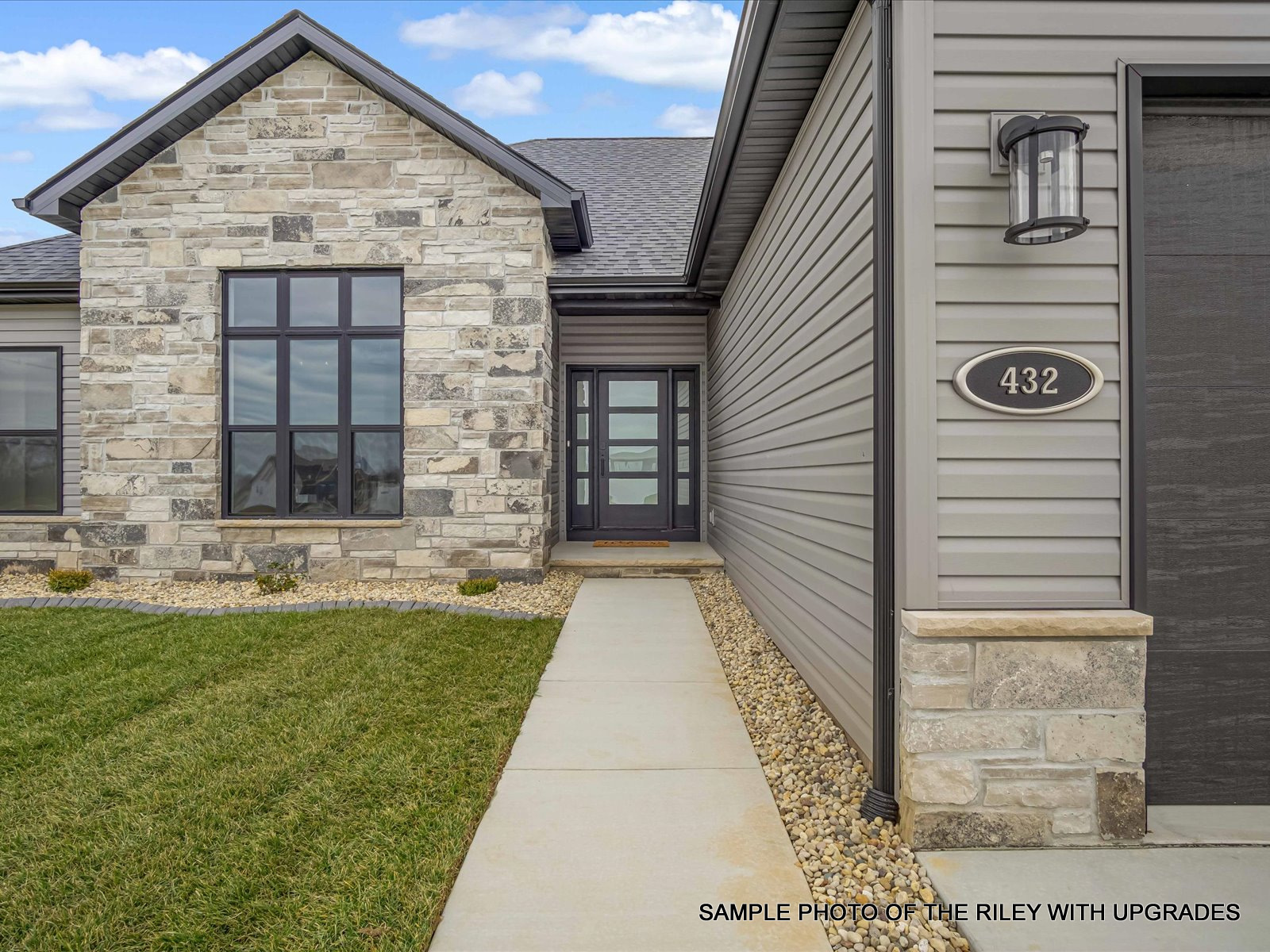 Waterloo, Illinois, 62298, United States, 3 Bedrooms Bedrooms, ,2 BathroomsBathrooms,Residential,For Sale,1927958