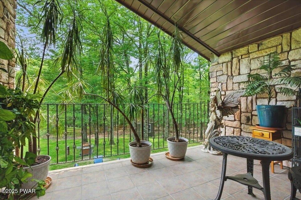 Milford, Pennsylvania, 18337, United States, 3 Bedrooms Bedrooms, ,2 BathroomsBathrooms,Residential,For Sale,1936970