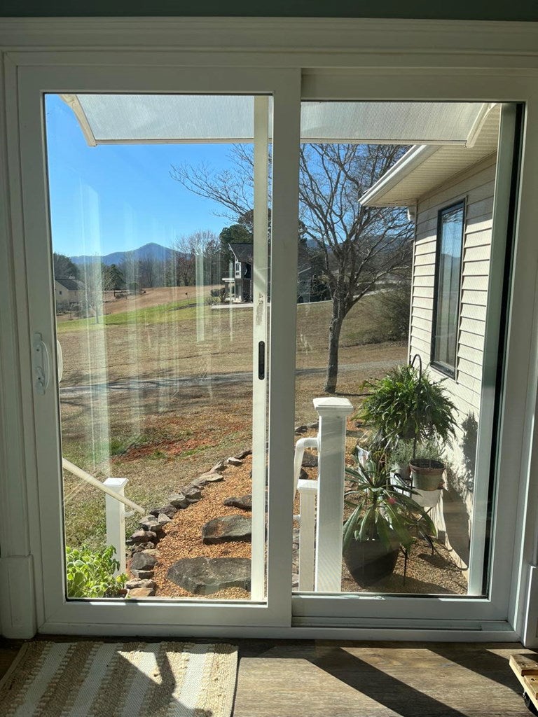 Hiawassee, Georgia, 30546, United States, 3 Bedrooms Bedrooms, ,2 BathroomsBathrooms,Residential,For Sale,1761717