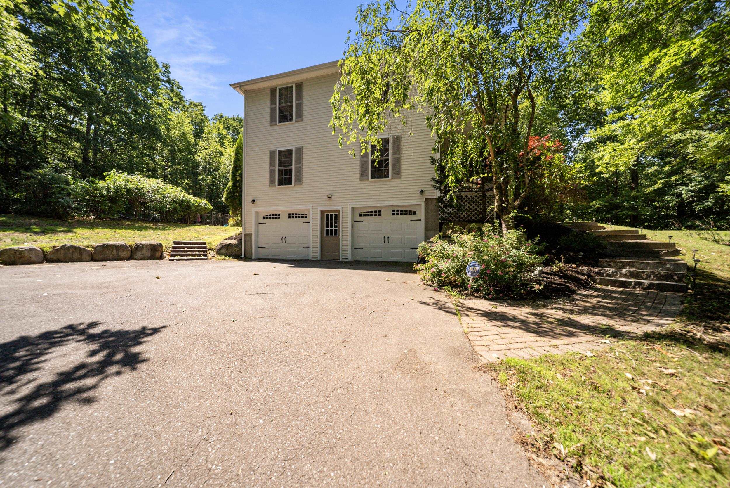 Goffstown, New Hampshire, 03045, United States, 4 Bedrooms Bedrooms, ,2 BathroomsBathrooms,Residential,For Sale,1873843