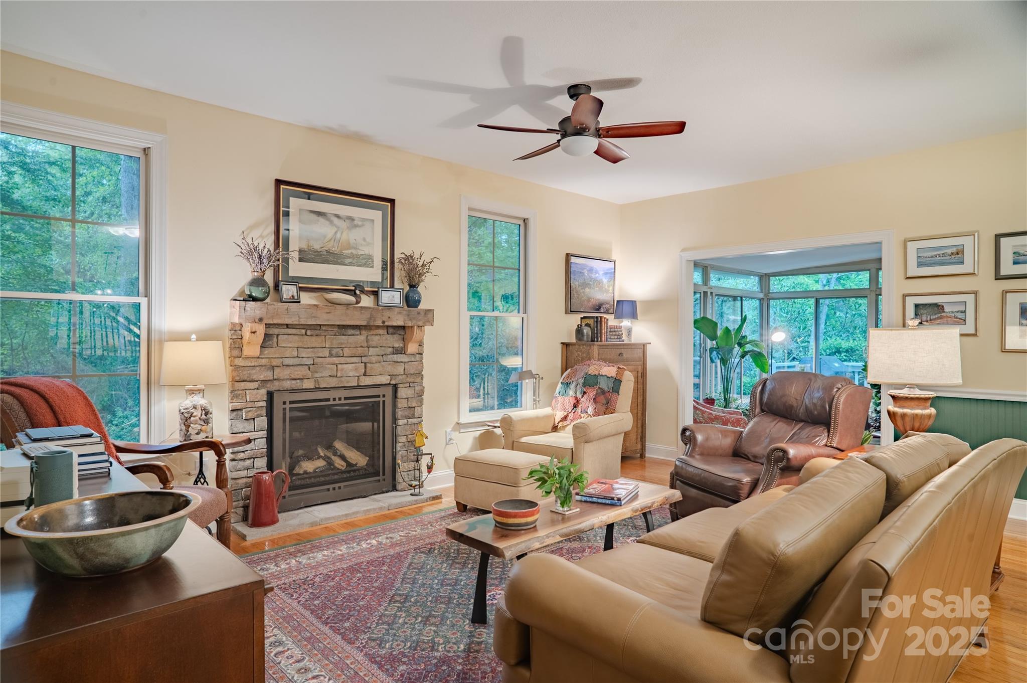 Flat Rock, North Carolina, 28731, United States, 4 Bedrooms Bedrooms, ,3 BathroomsBathrooms,Residential,For Sale,1804521
