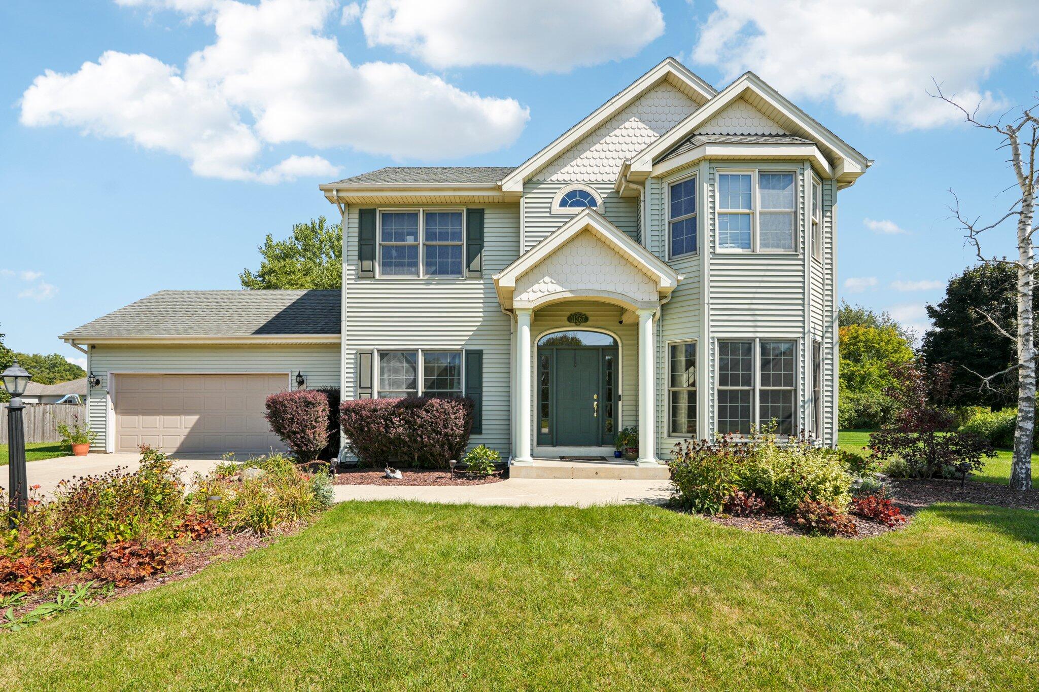 Pleasant Prairie, Wisconsin, 53158, United States, 4 Bedrooms Bedrooms, ,3 BathroomsBathrooms,Residential,For Sale,1983486