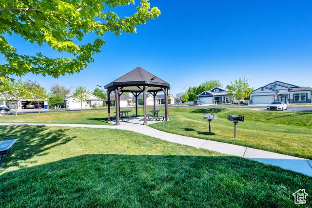 Syracuse, Utah, 84075, United States, 4 Bedrooms Bedrooms, ,3 BathroomsBathrooms,Residential,For Sale,1928741