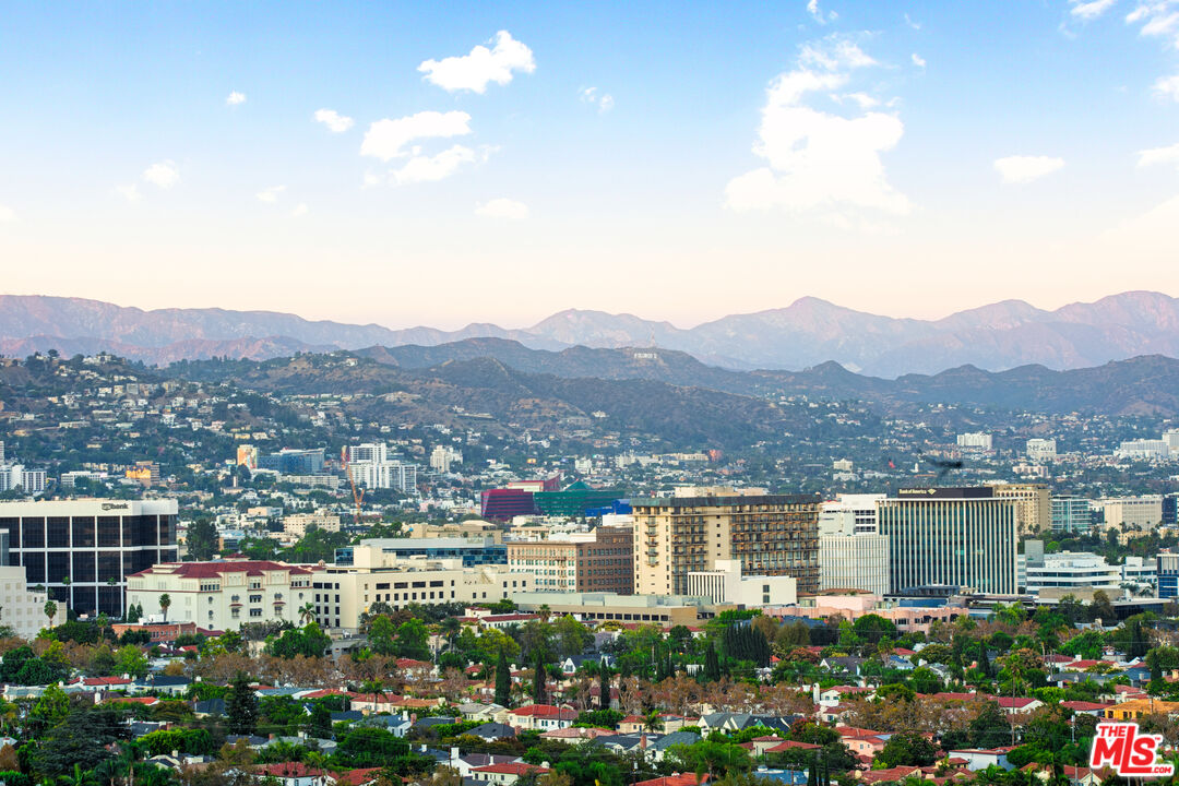 Los Angeles, California, 90067, United States, 1 Bedroom Bedrooms, ,1 BathroomBathrooms,Residential,For Sale,2001995