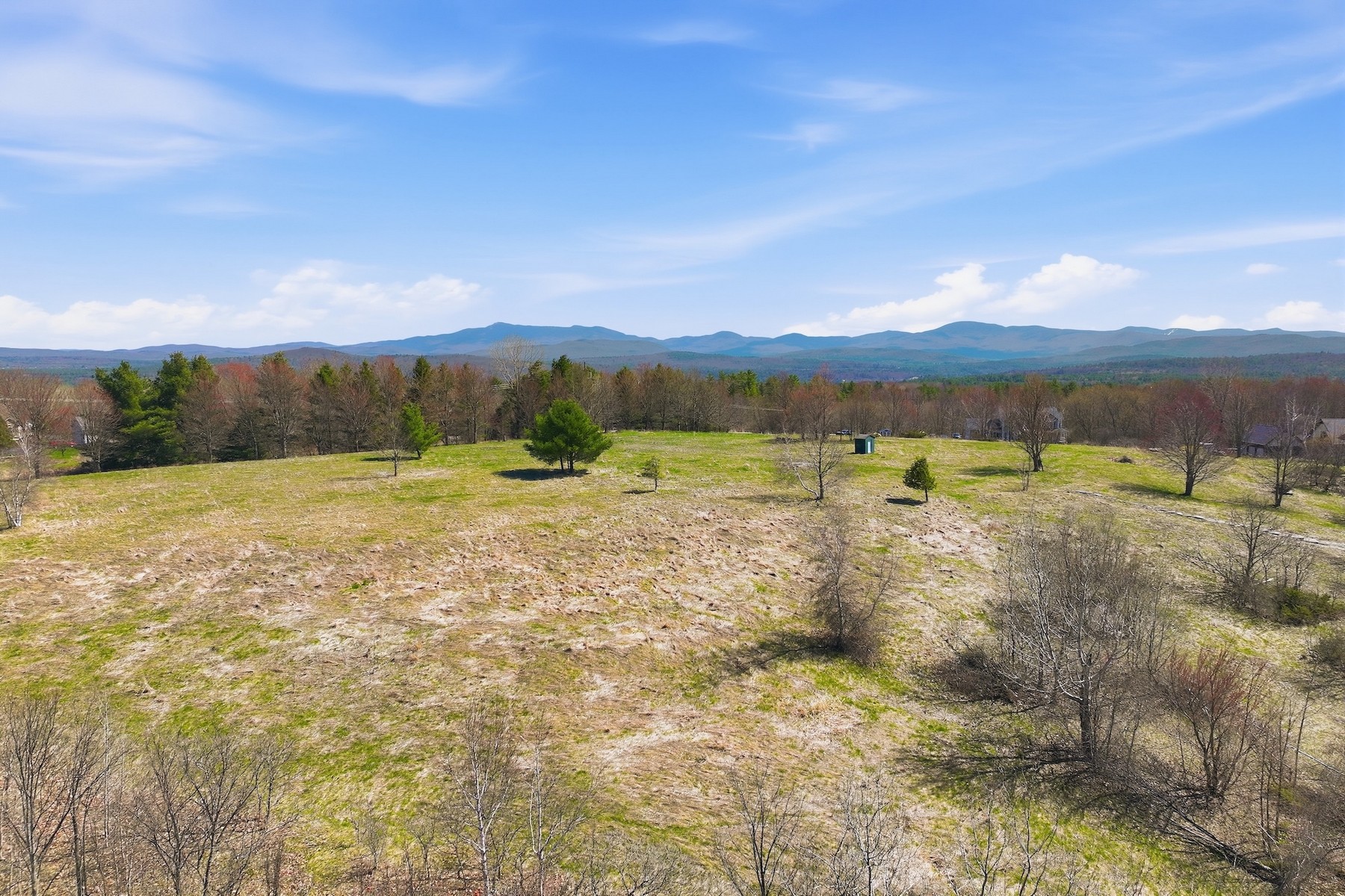  351 Ledgewood Drive - 物件實景