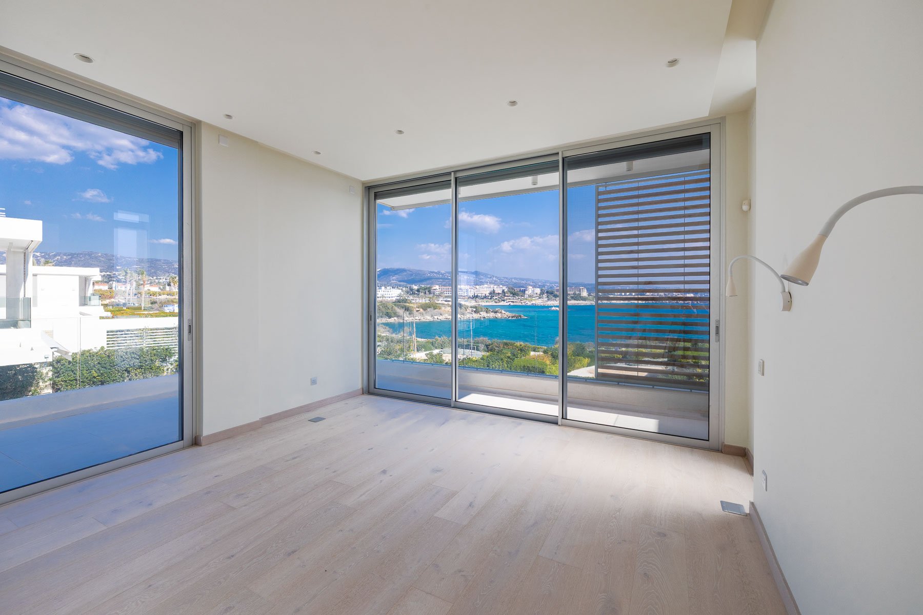  Beachfront Living: Five-Bedroom Villa with Private Pool in Coral Bay - 物件實景