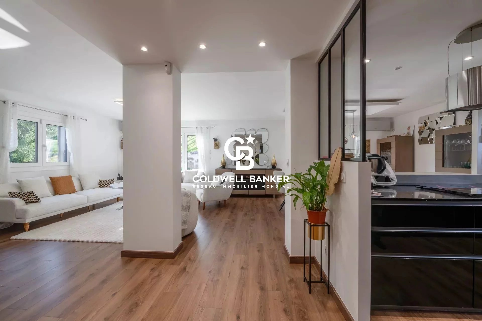 Montagnole, Auvergne-Rhône-Alpes, 73000, FR, 6 Bedrooms Bedrooms, ,2 BathroomsBathrooms,Residential,For Sale,1994353