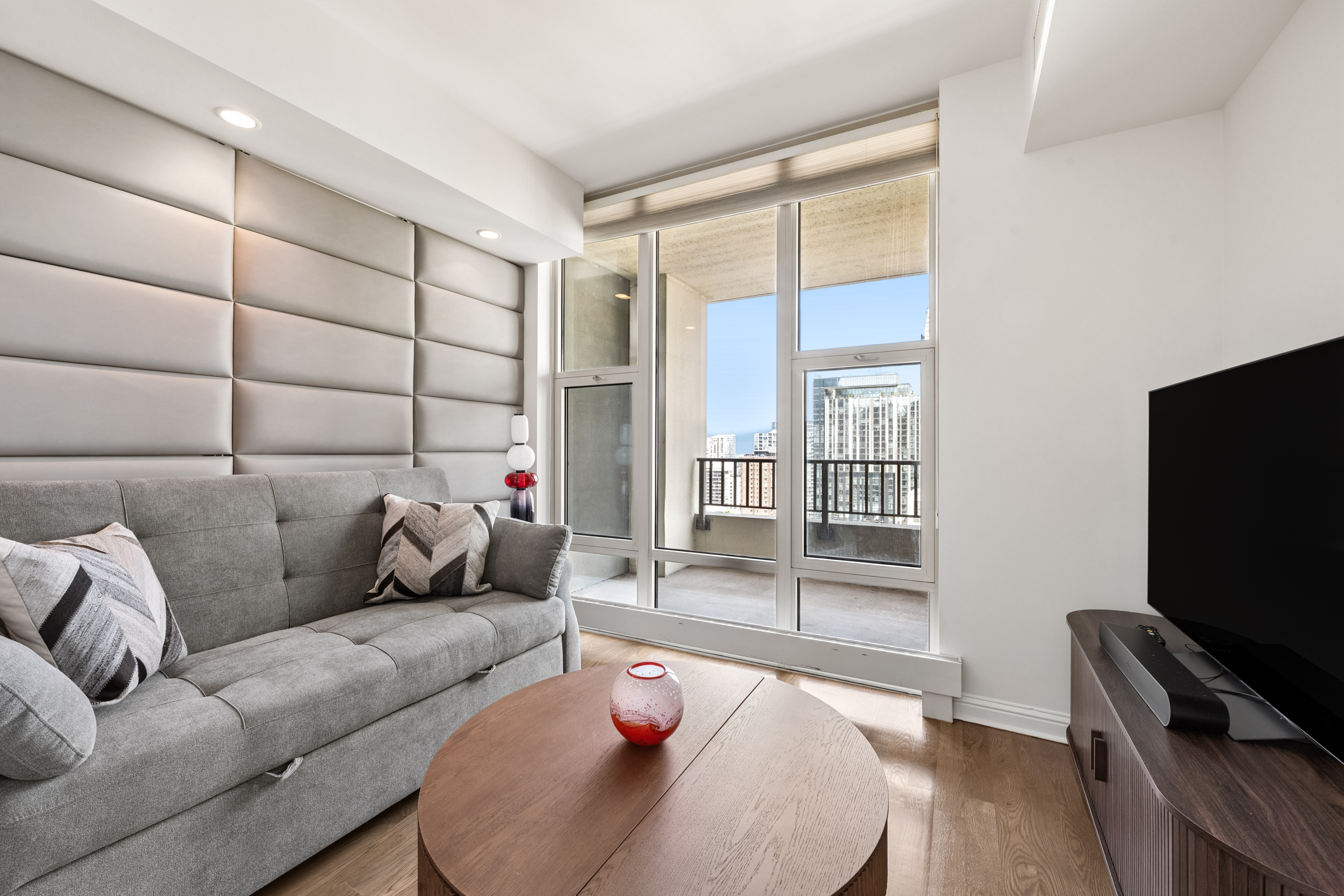  Northeast Split Two Bedroom with Outstanding City and Lake Views at The Fordham - 物件實景