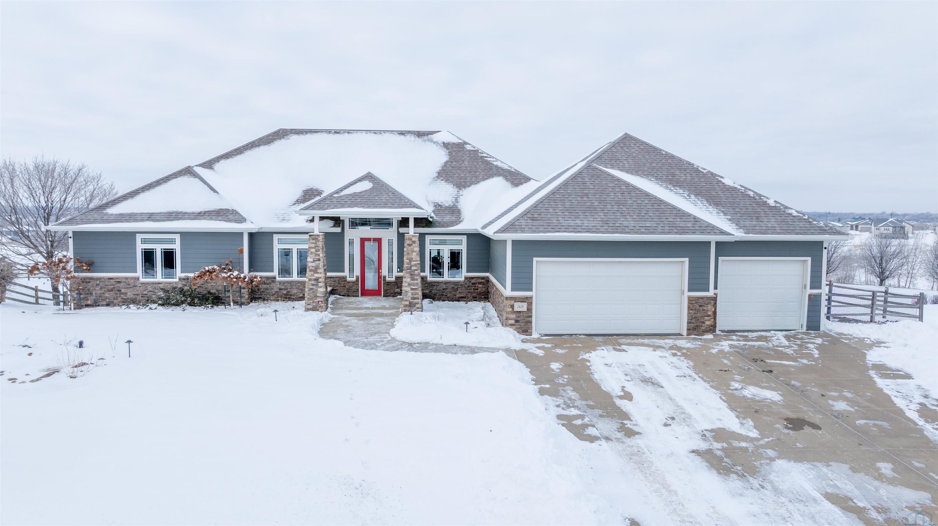 Sioux City, Iowa, 51106, United States, 5 Bedrooms Bedrooms, ,4 BathroomsBathrooms,Residential,For Sale,2002459