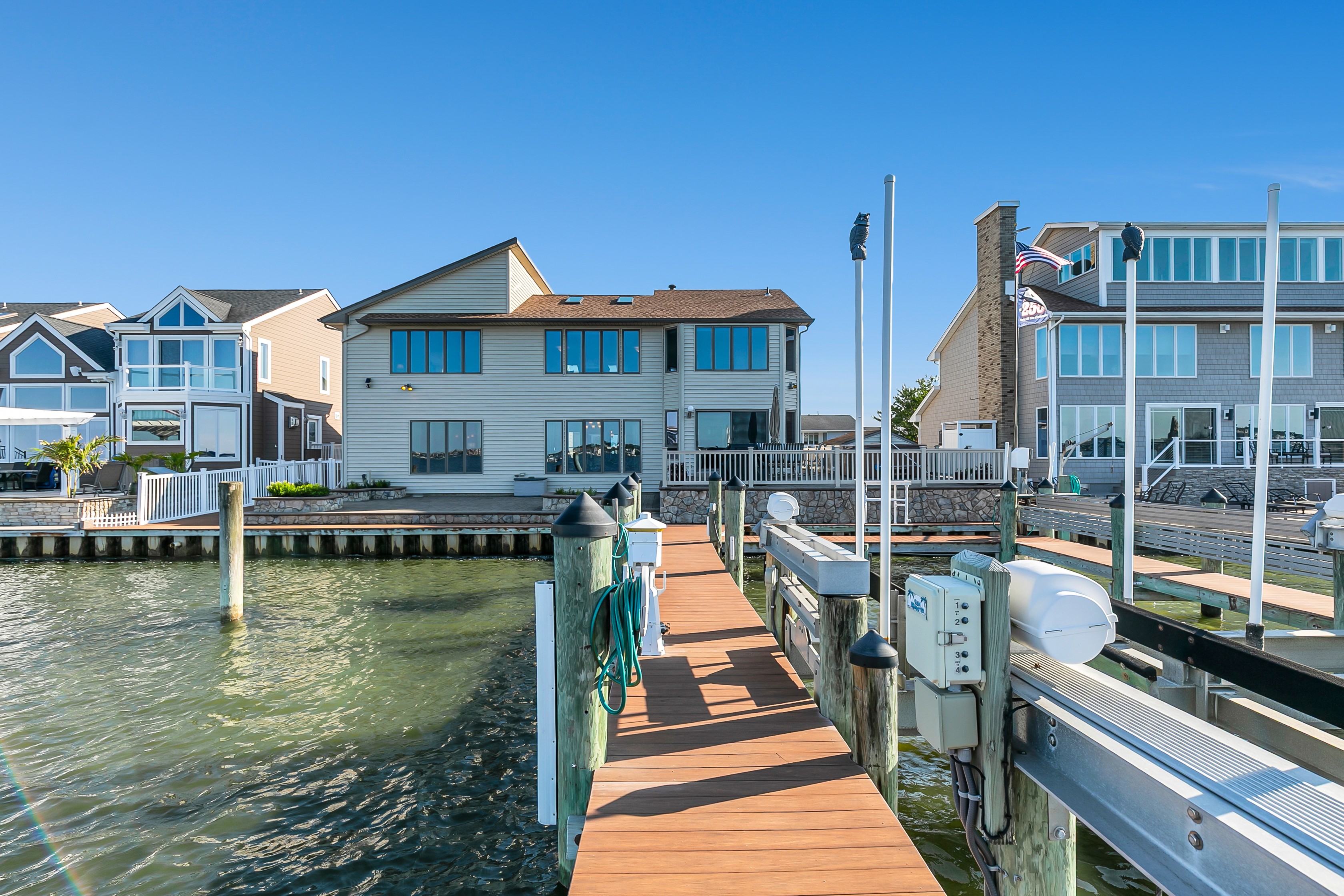  A Rare Bayfront Retreat on Silver Bay - 物件實景