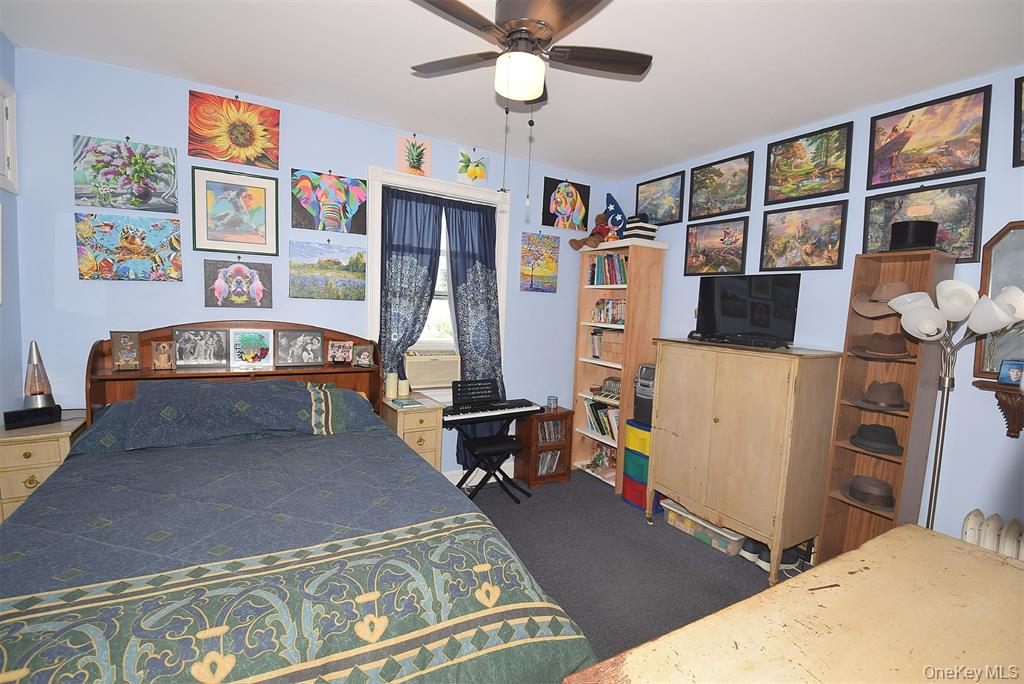 Lindenhurst, New York, 11757, United States, 5 Bedrooms Bedrooms, ,3 BathroomsBathrooms,Residential,For Sale,2049056