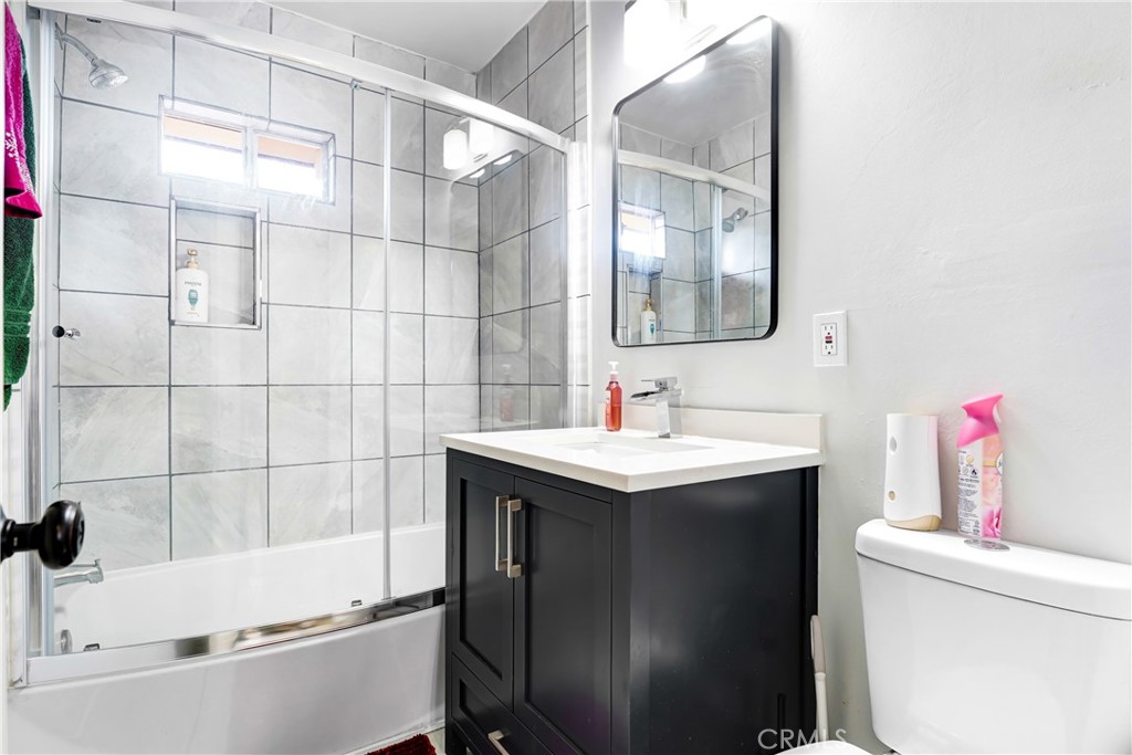 Los Angeles, California, 90062, United States, 3 Bedrooms Bedrooms, ,2 BathroomsBathrooms,Residential,For Sale,2010351