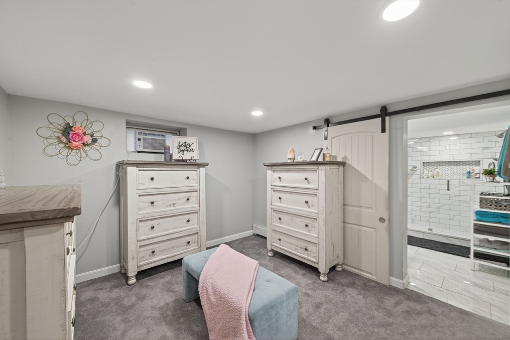 Dracut, Massachusetts, 01826, United States, 4 Bedrooms Bedrooms, ,2 BathroomsBathrooms,Residential,For Sale,1937209