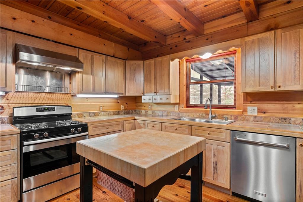 Clayton, Georgia, 30525, United States, 3 Bedrooms Bedrooms, ,3 BathroomsBathrooms,Residential,For Sale,1962325