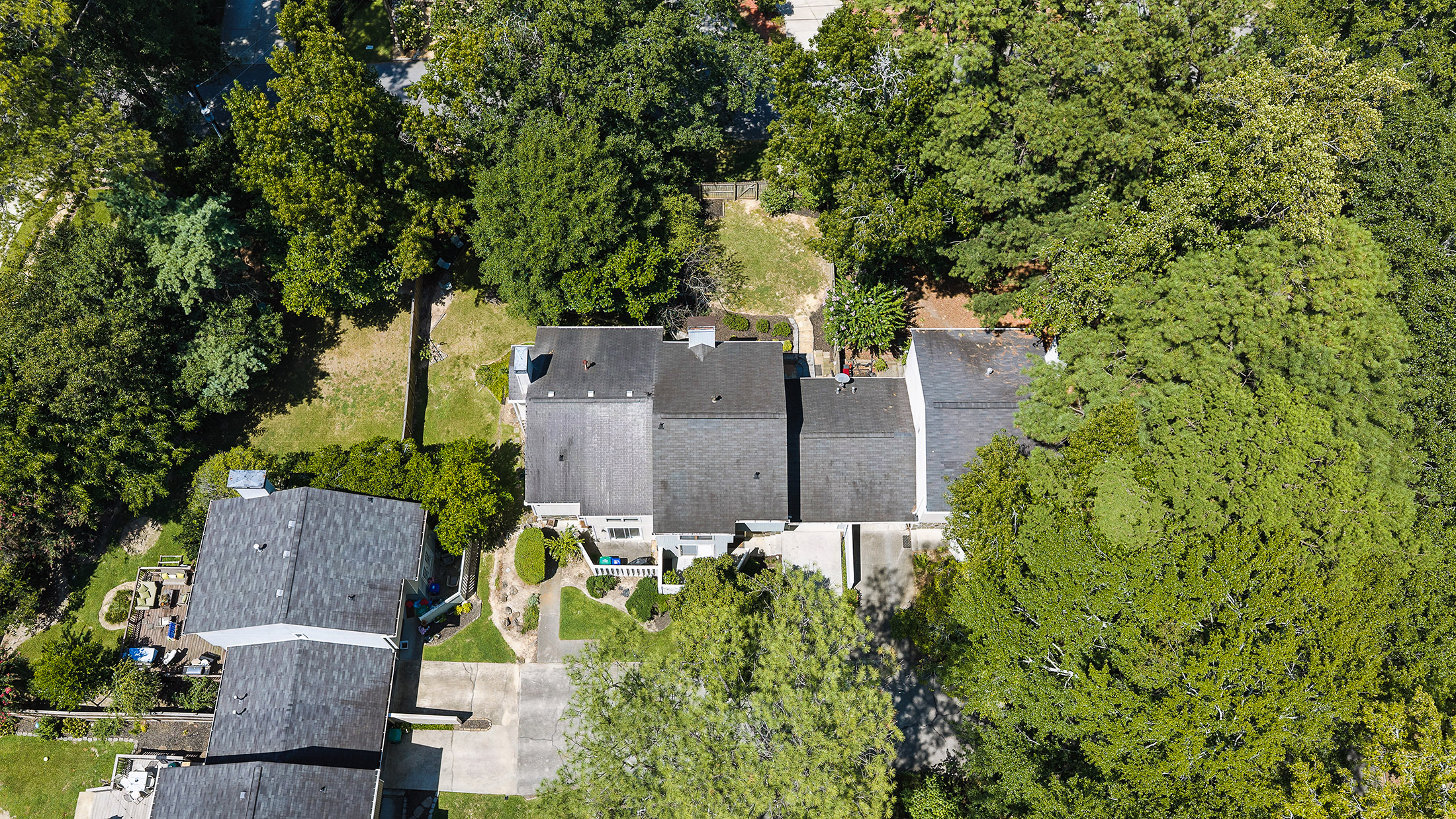  Beautifully Updated Fee Simple Townhome in an Exceptional Brookhaven Location - 物件實景
