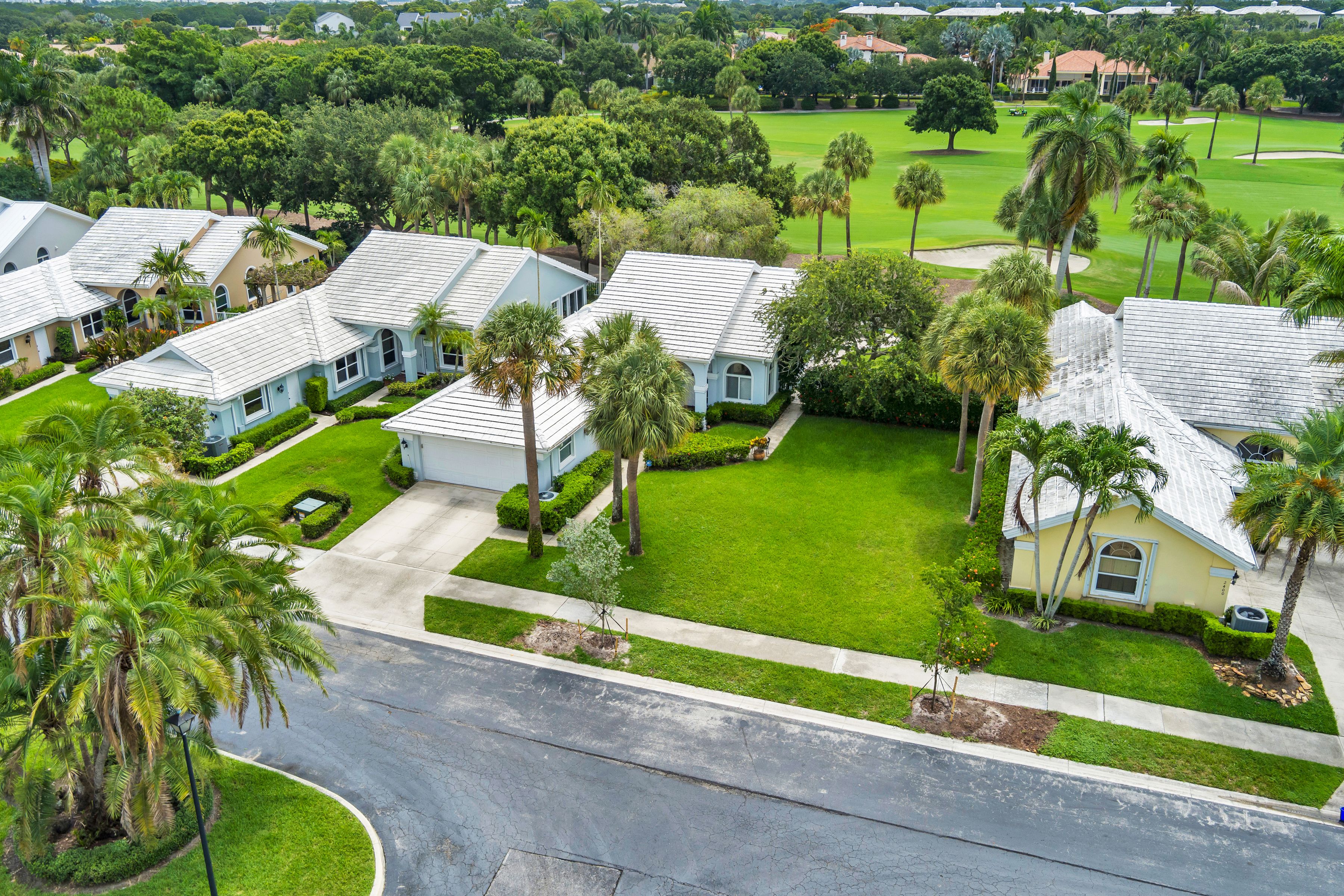  2402 Saratoga Bay Drive - 物件實景