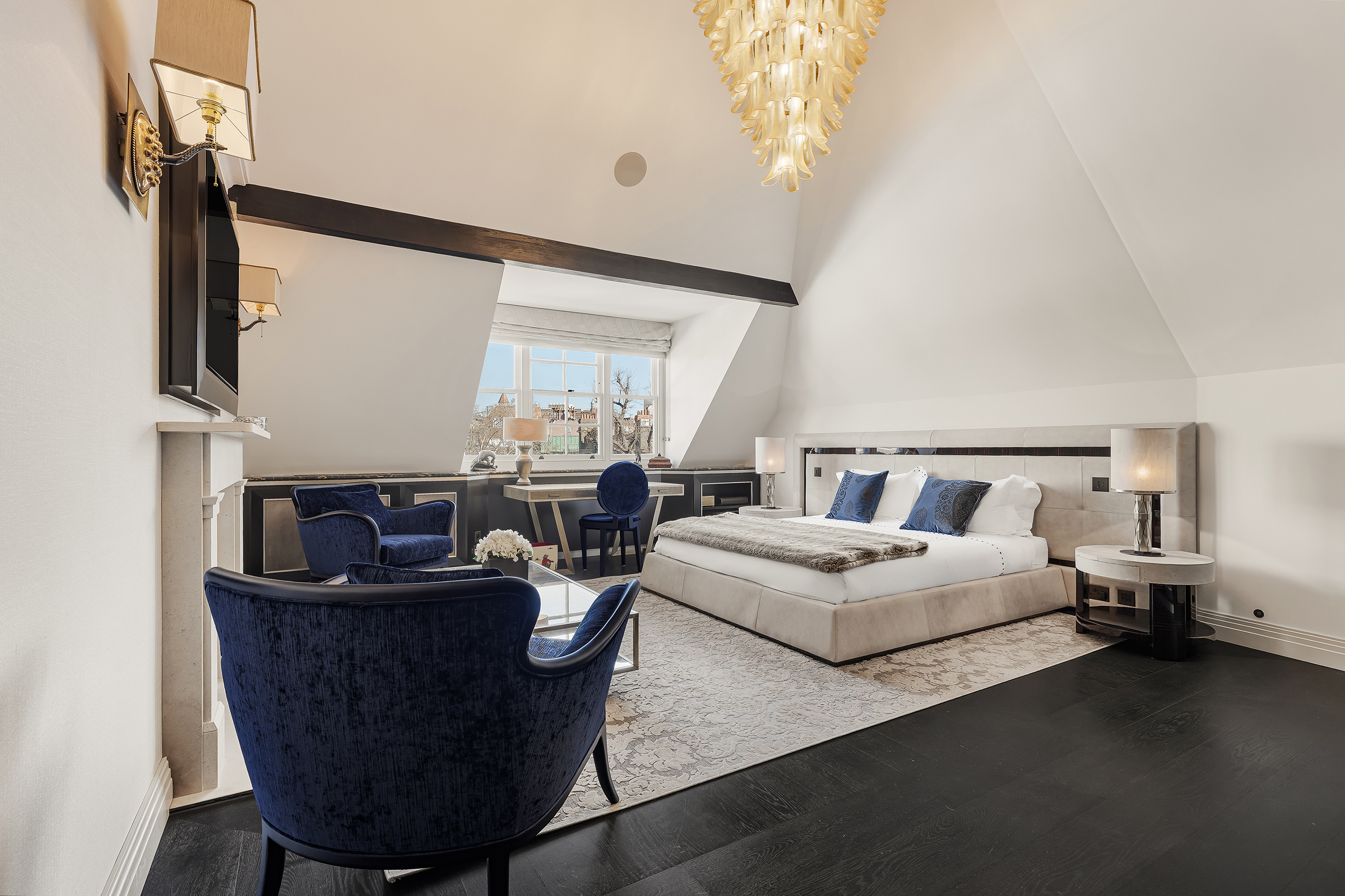  A Beautifully Refurbished Lateral Apartment with Balcony on Pont Street - 物件實景