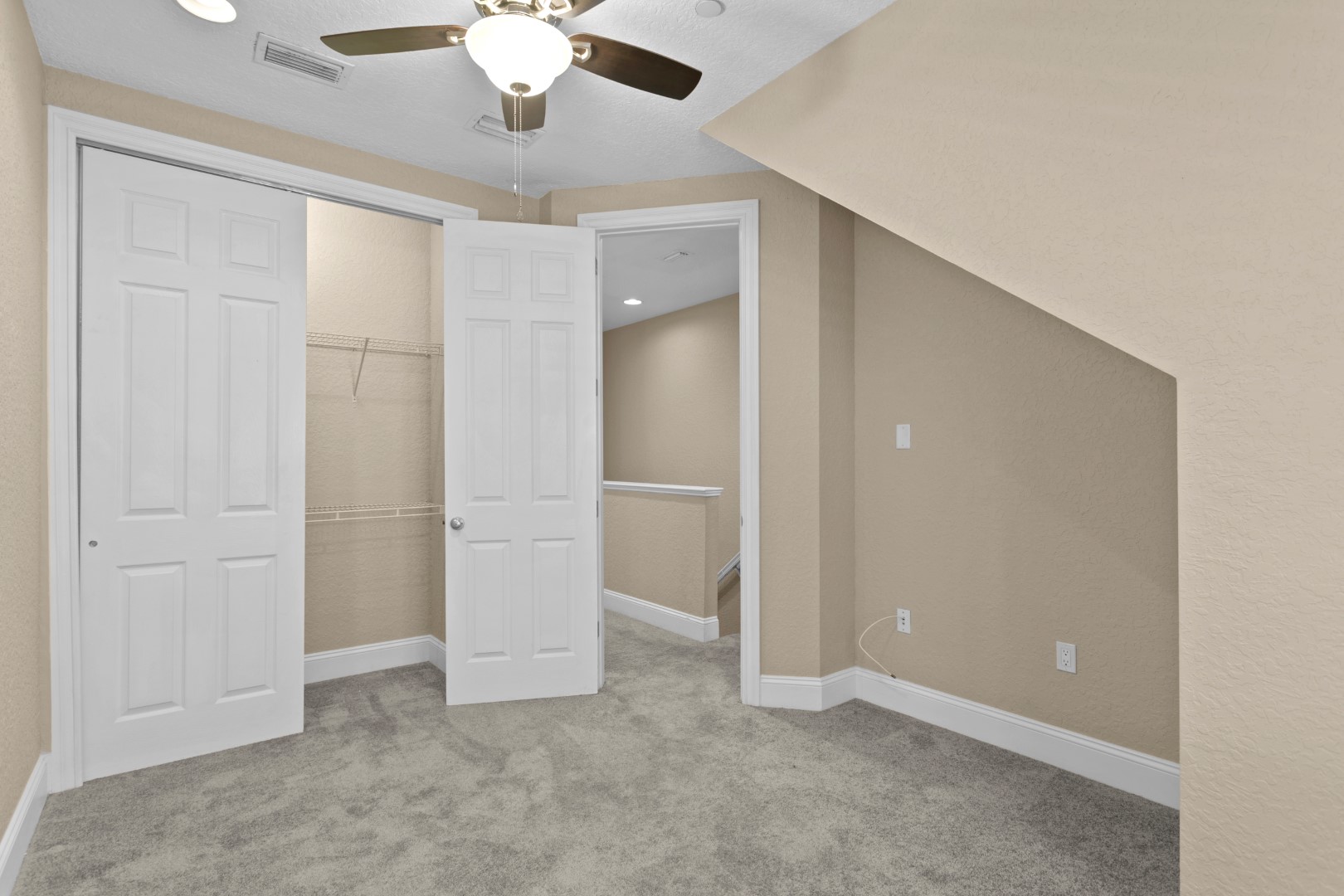 Tampa, Florida, 33606, United States, 3 Bedrooms Bedrooms, ,3 BathroomsBathrooms,Residential,For Sale,2012013