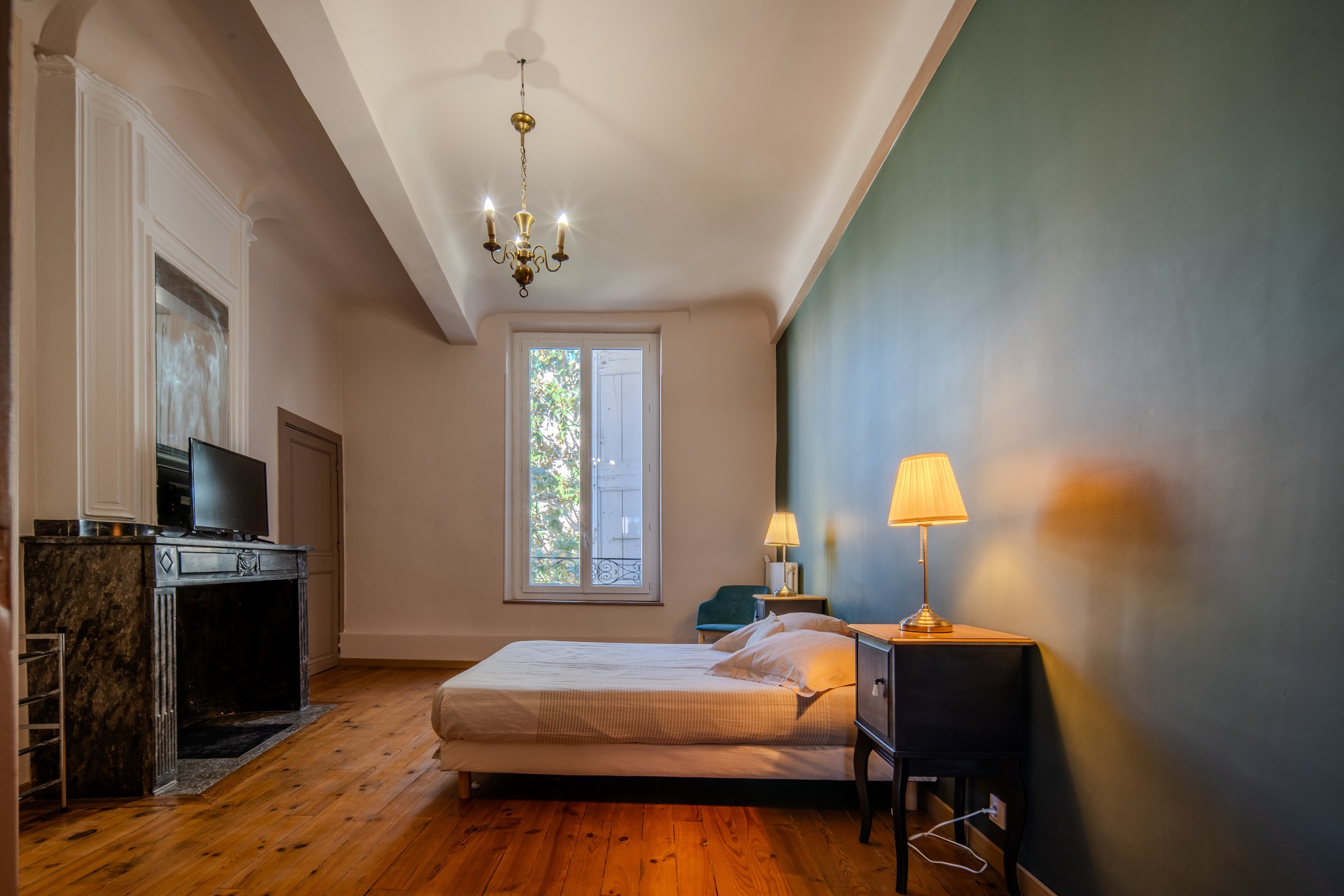  Romanesque house with garden, swimming pool and garage in the heart of the city. - 物件實景