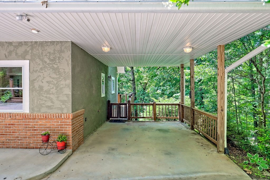 Blairsville, Georgia, 30512, United States, 4 Bedrooms Bedrooms, ,3 BathroomsBathrooms,Residential,For Sale,1827320