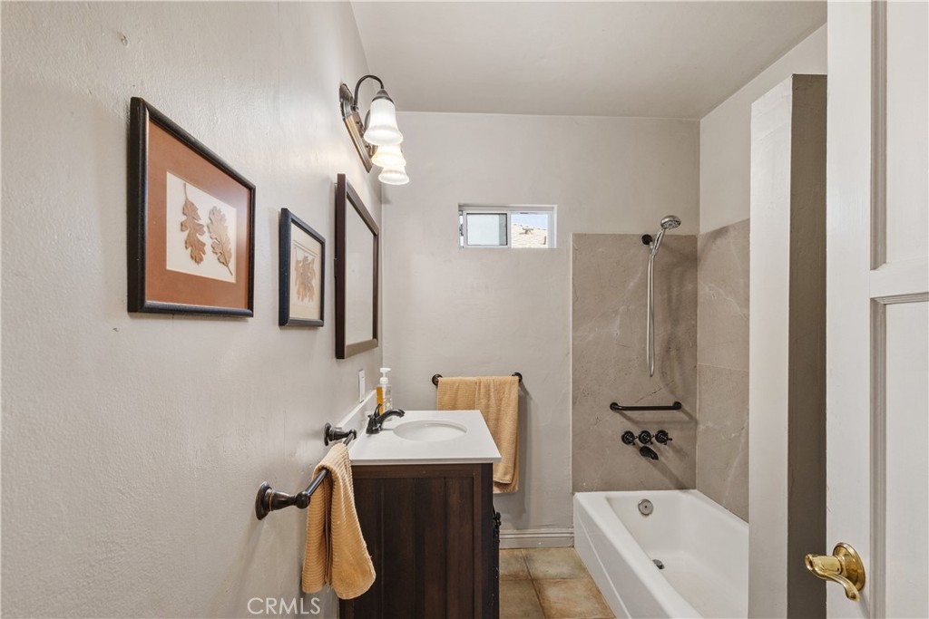Anaheim, California, 92802, United States, 2 Bedrooms Bedrooms, ,2 BathroomsBathrooms,Residential,For Sale,1892666