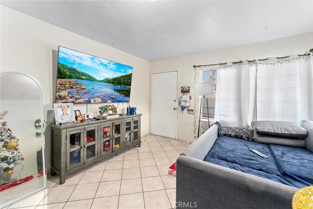 Compton, California, 90220, United States, ,Residential,For Sale,1842717