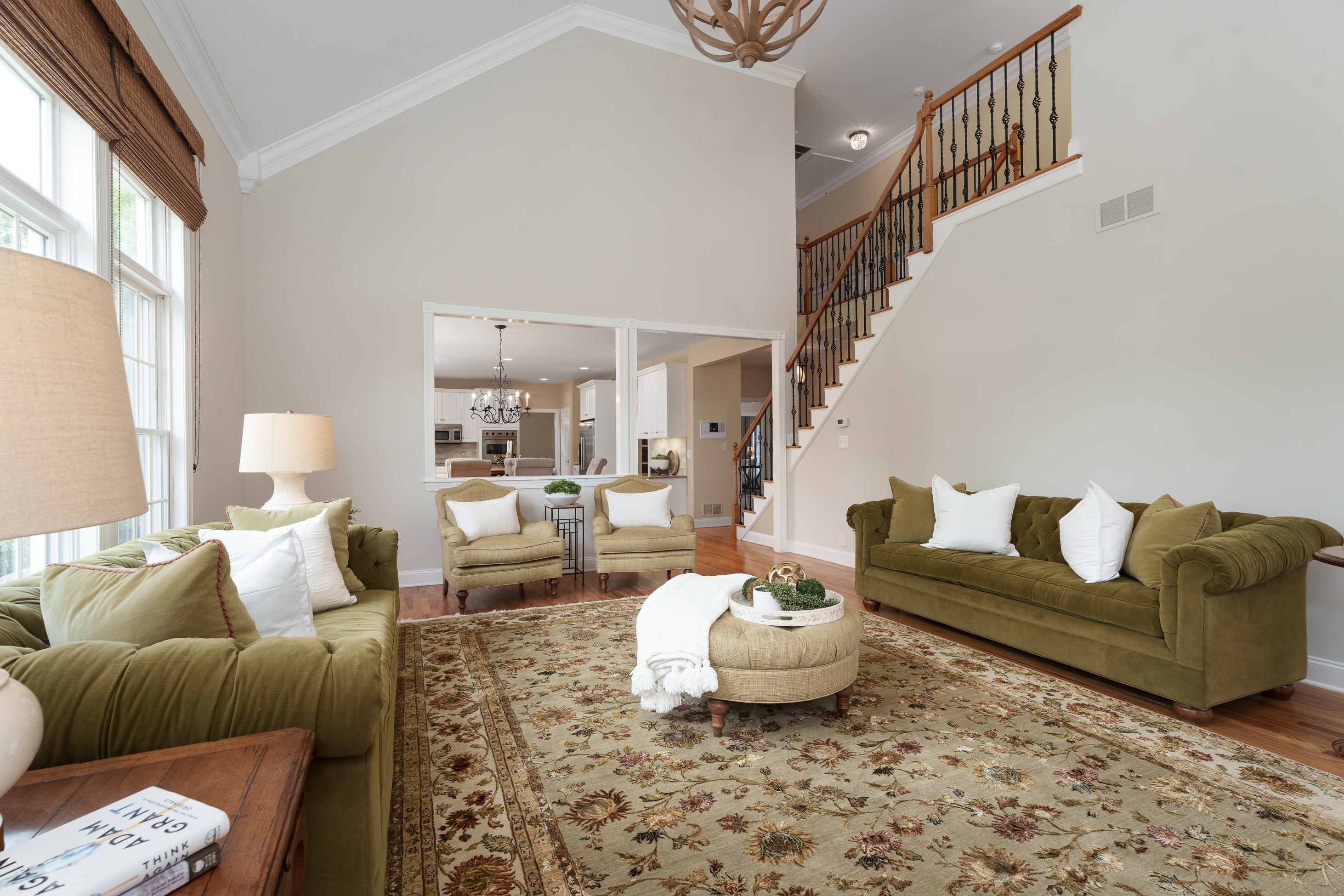  Generously Scaled Rooms Warmed by Timeless Detailing - 物件實景